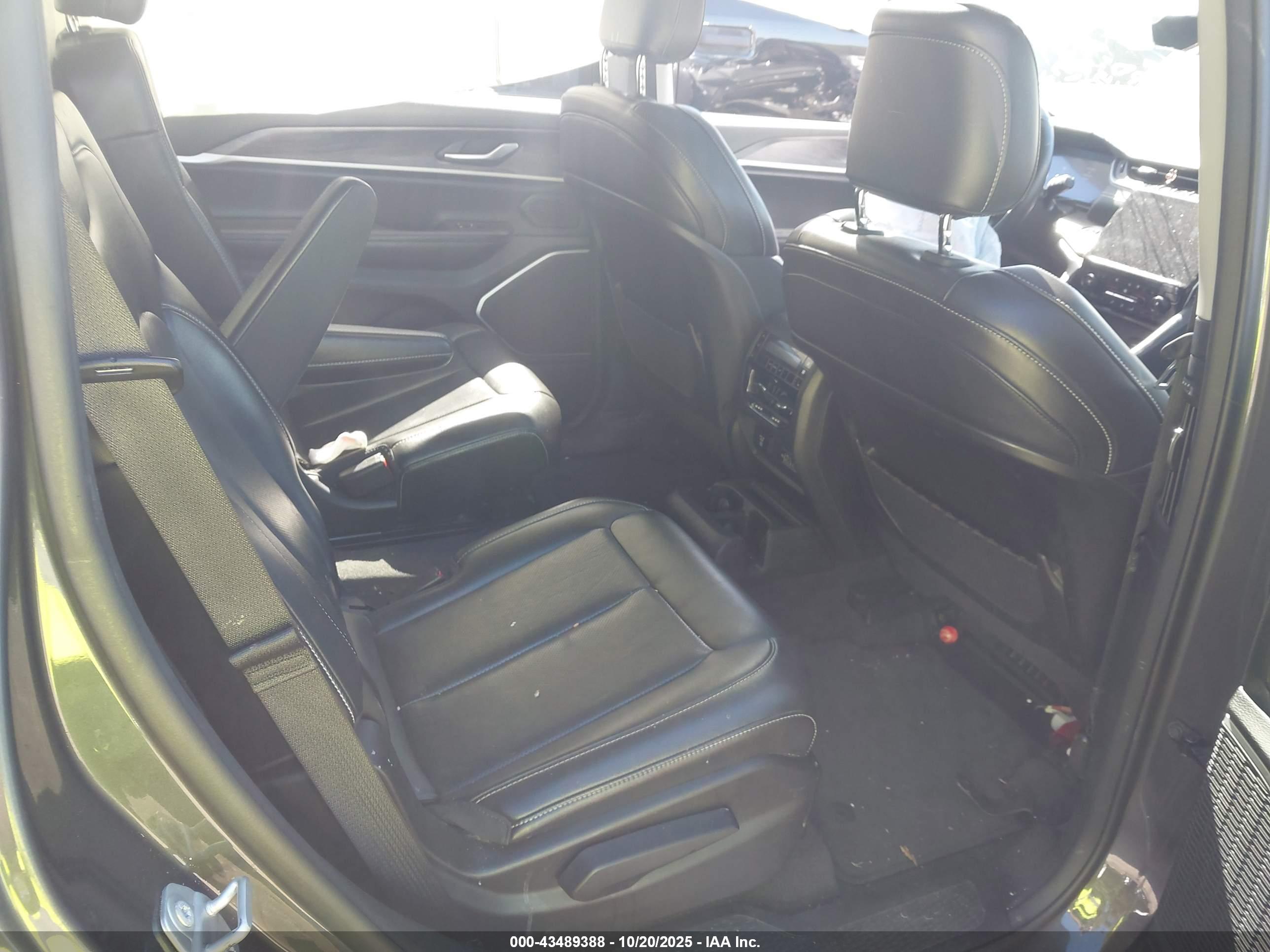 JEEP GRAND image 8