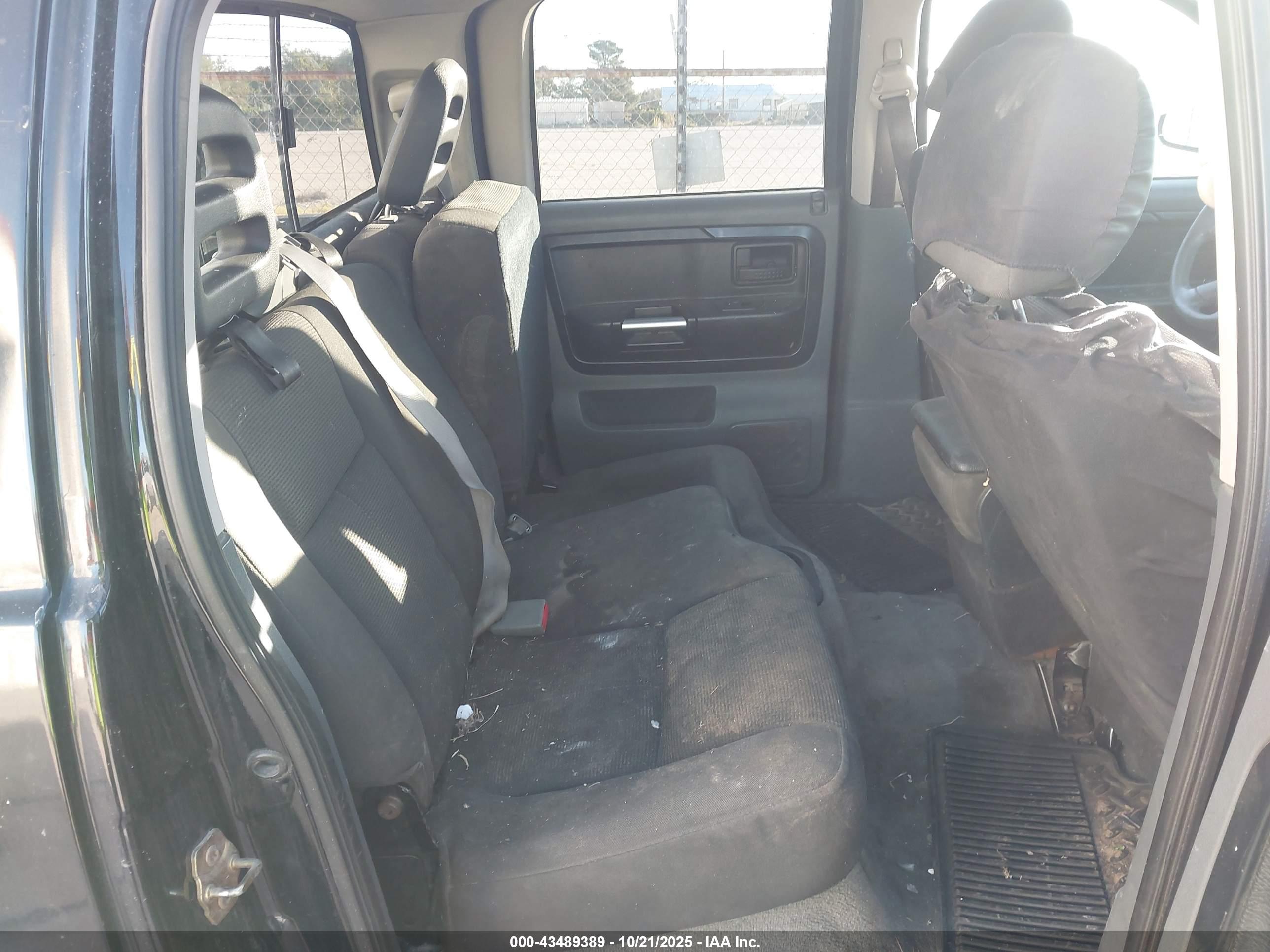 MITSUBISHI RAIDER image 8