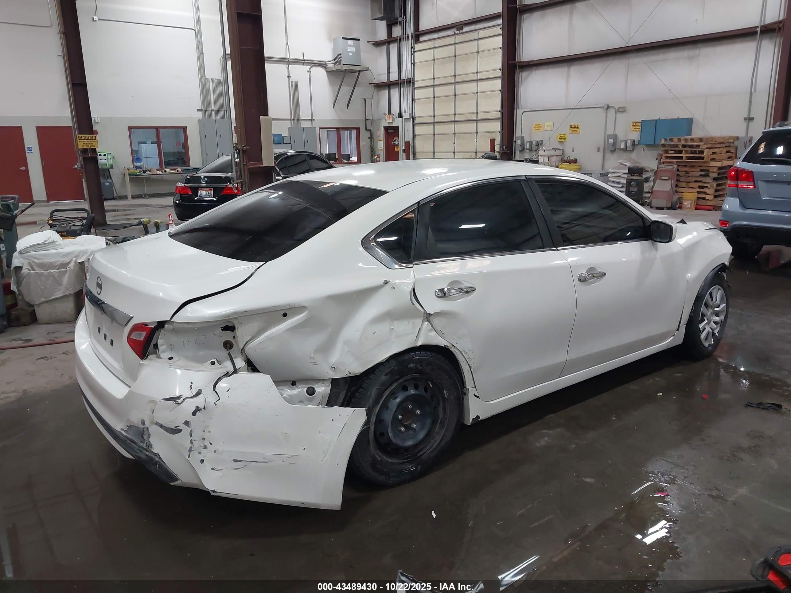 NISSAN ALTIMA image 4