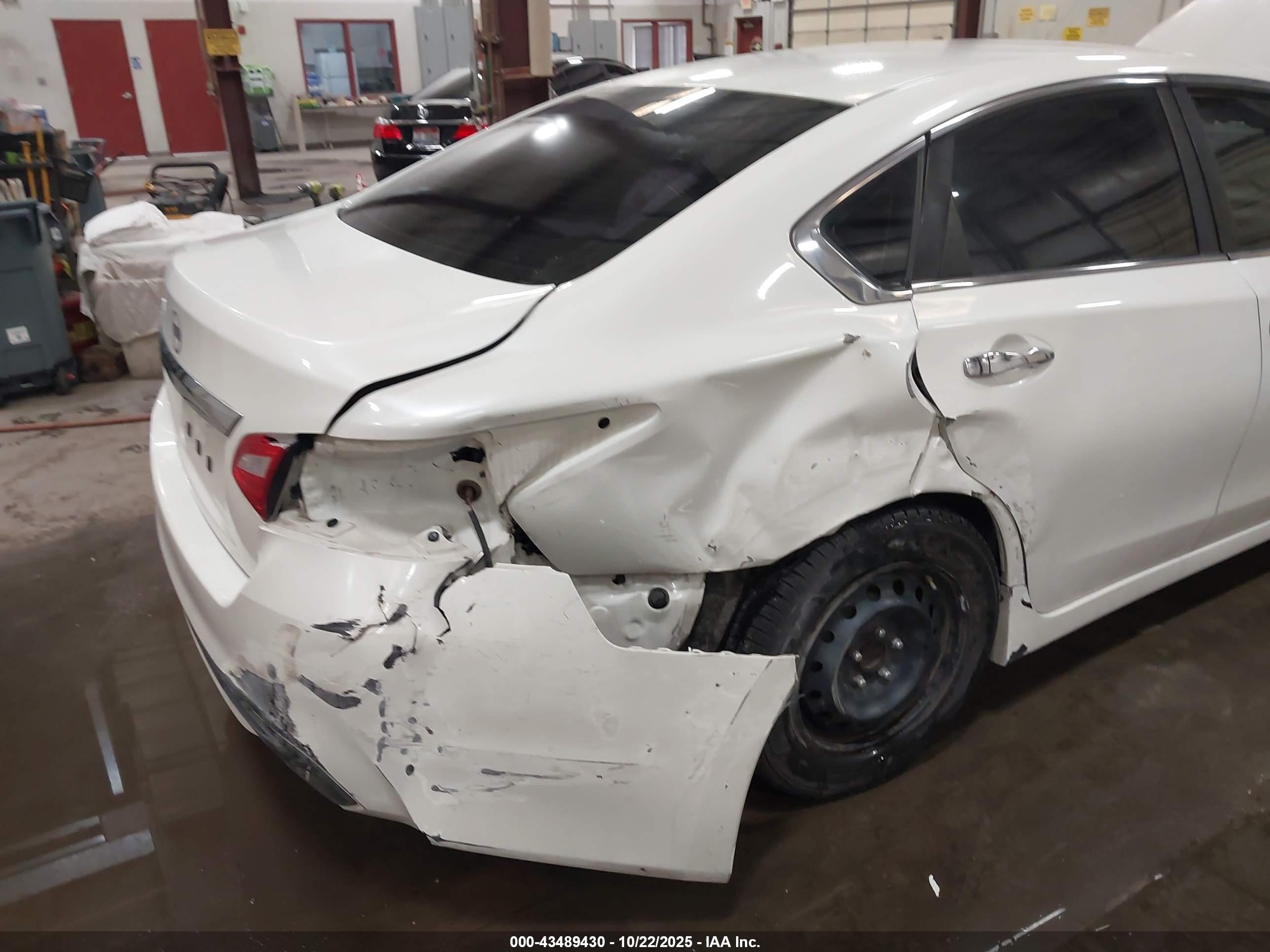 NISSAN ALTIMA image 6
