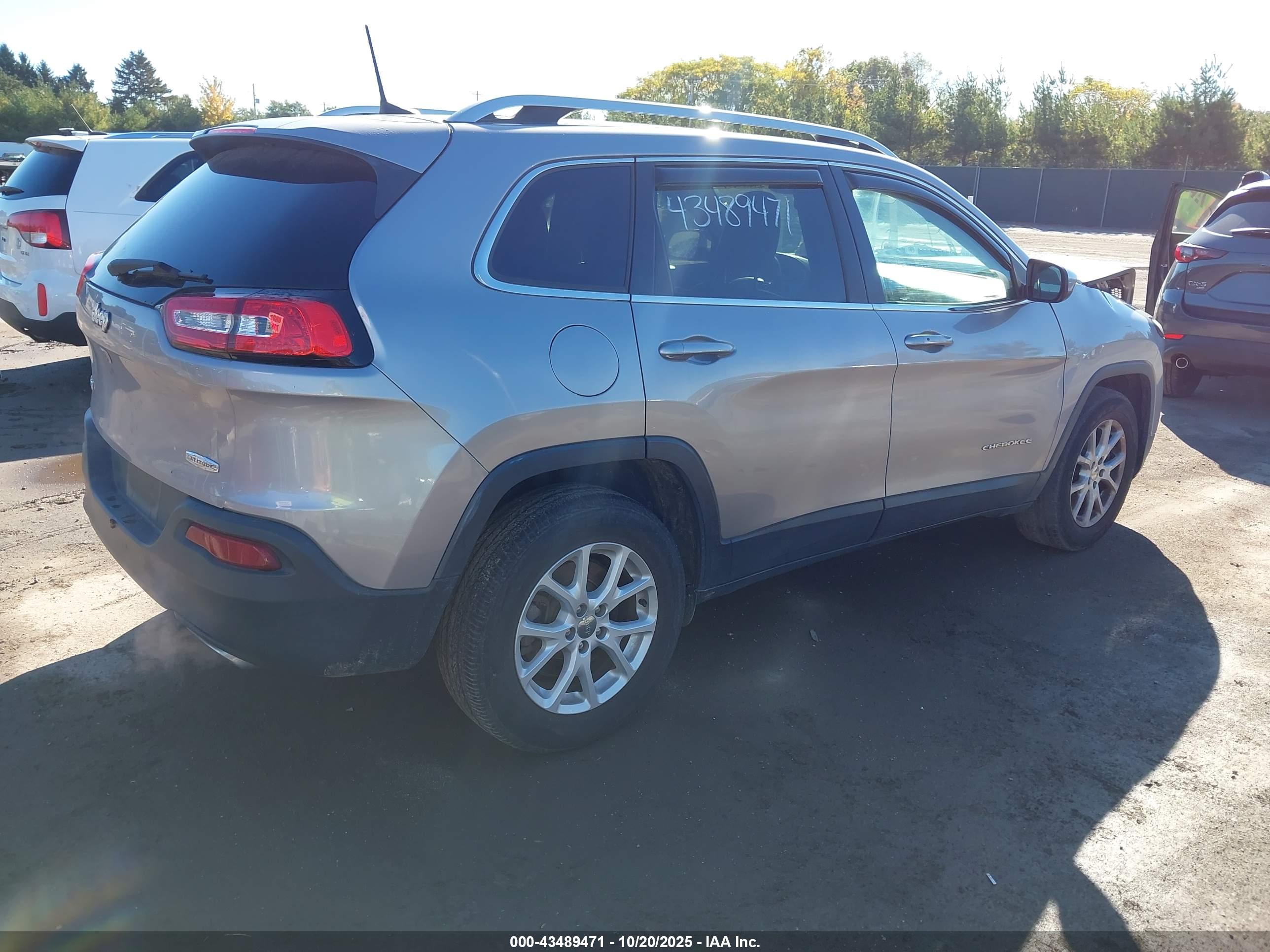 JEEP CHEROKEE image 4