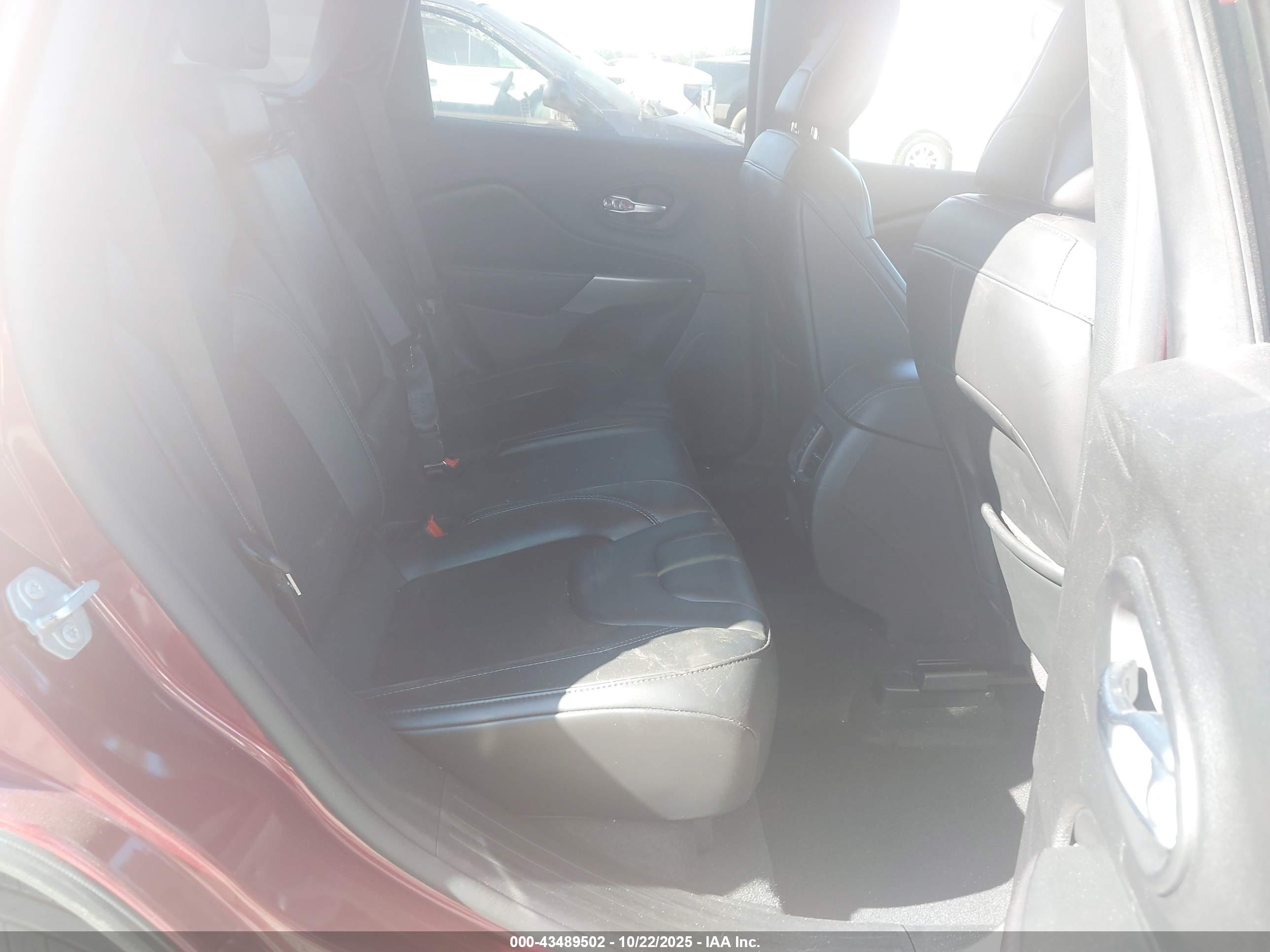 JEEP CHEROKEE image 8