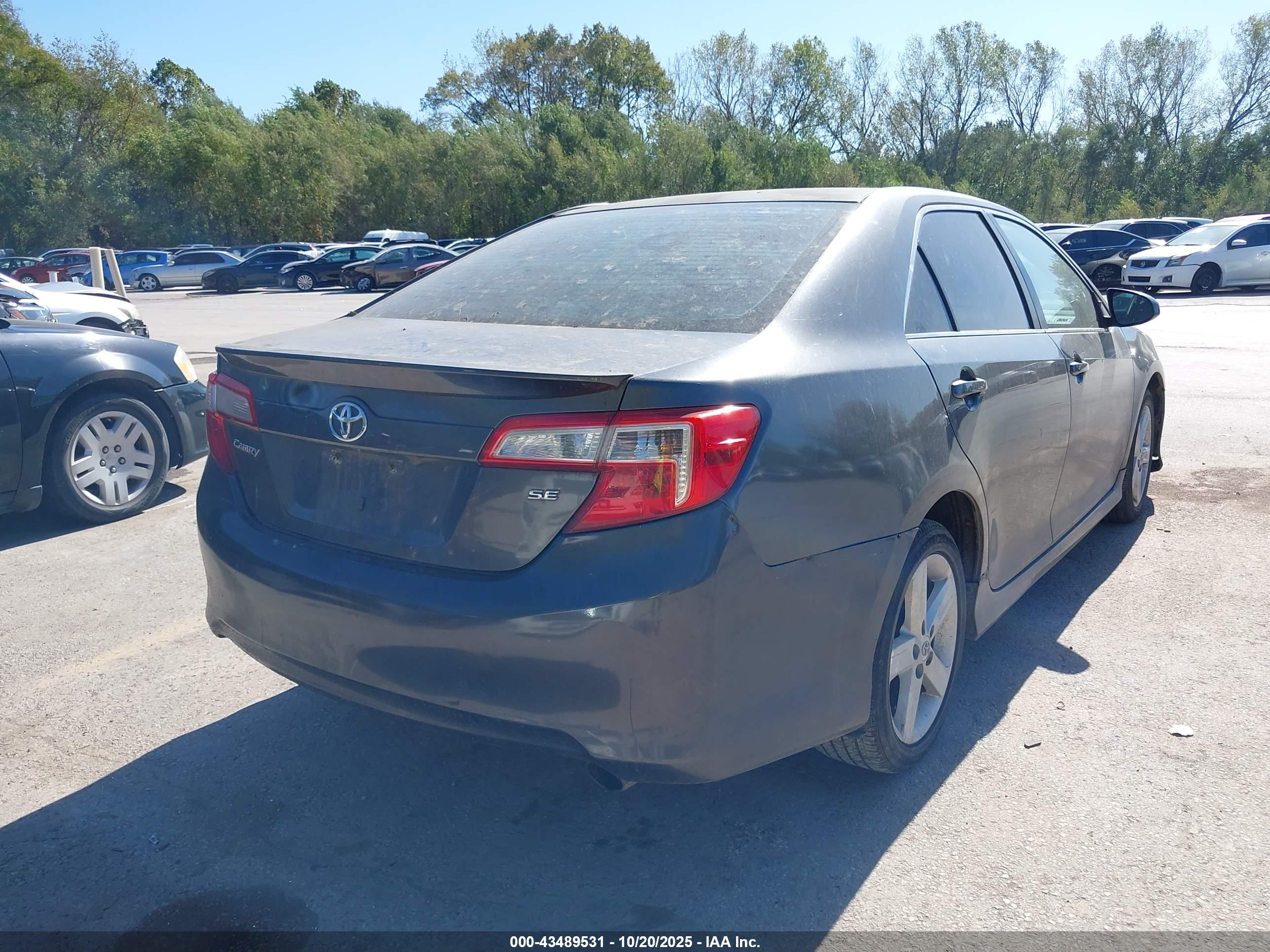 TOYOTA CAMRY image 4