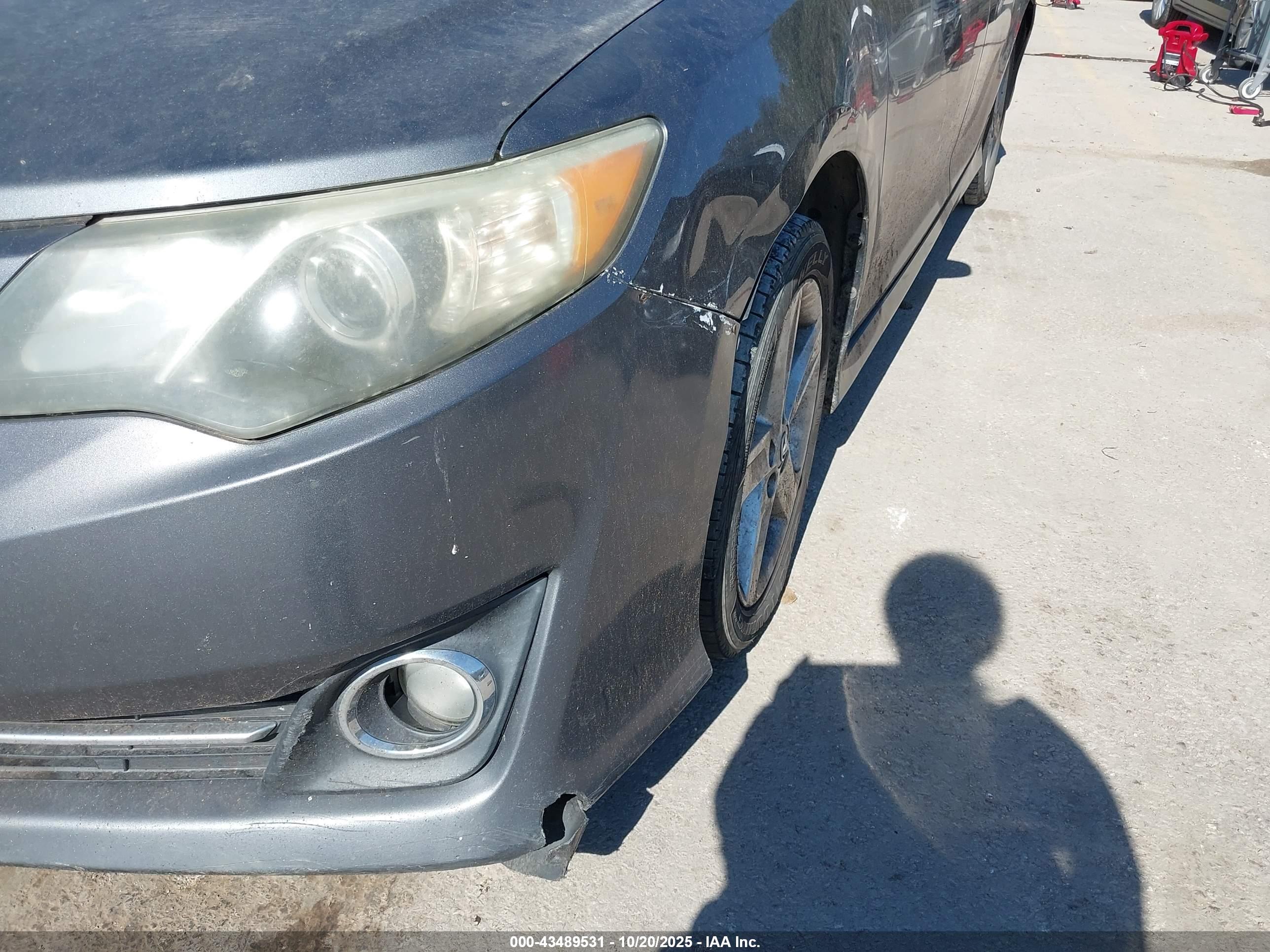 TOYOTA CAMRY image 6