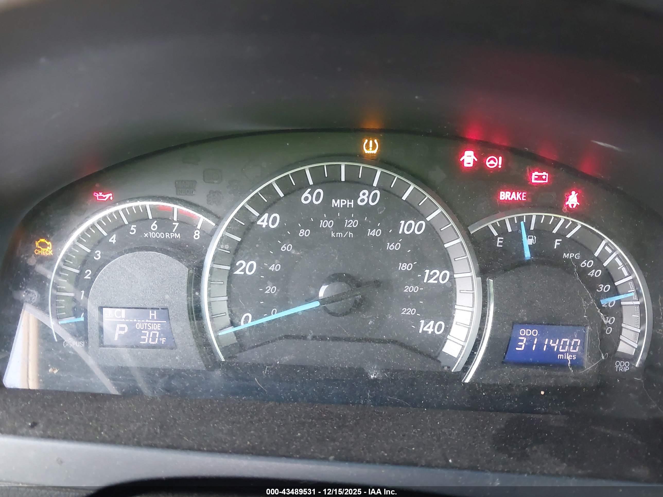 TOYOTA CAMRY image 7