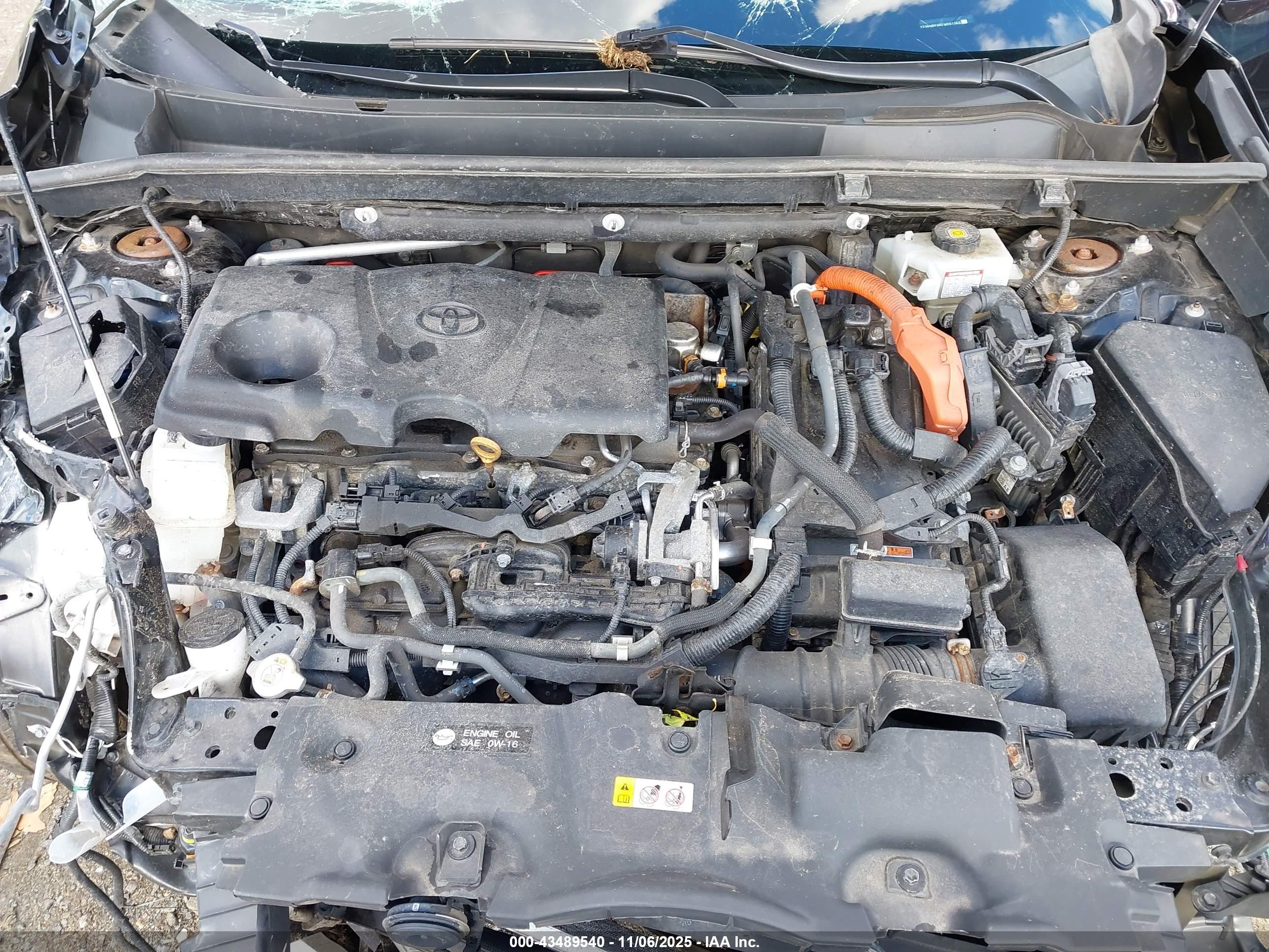 TOYOTA RAV4 image 10