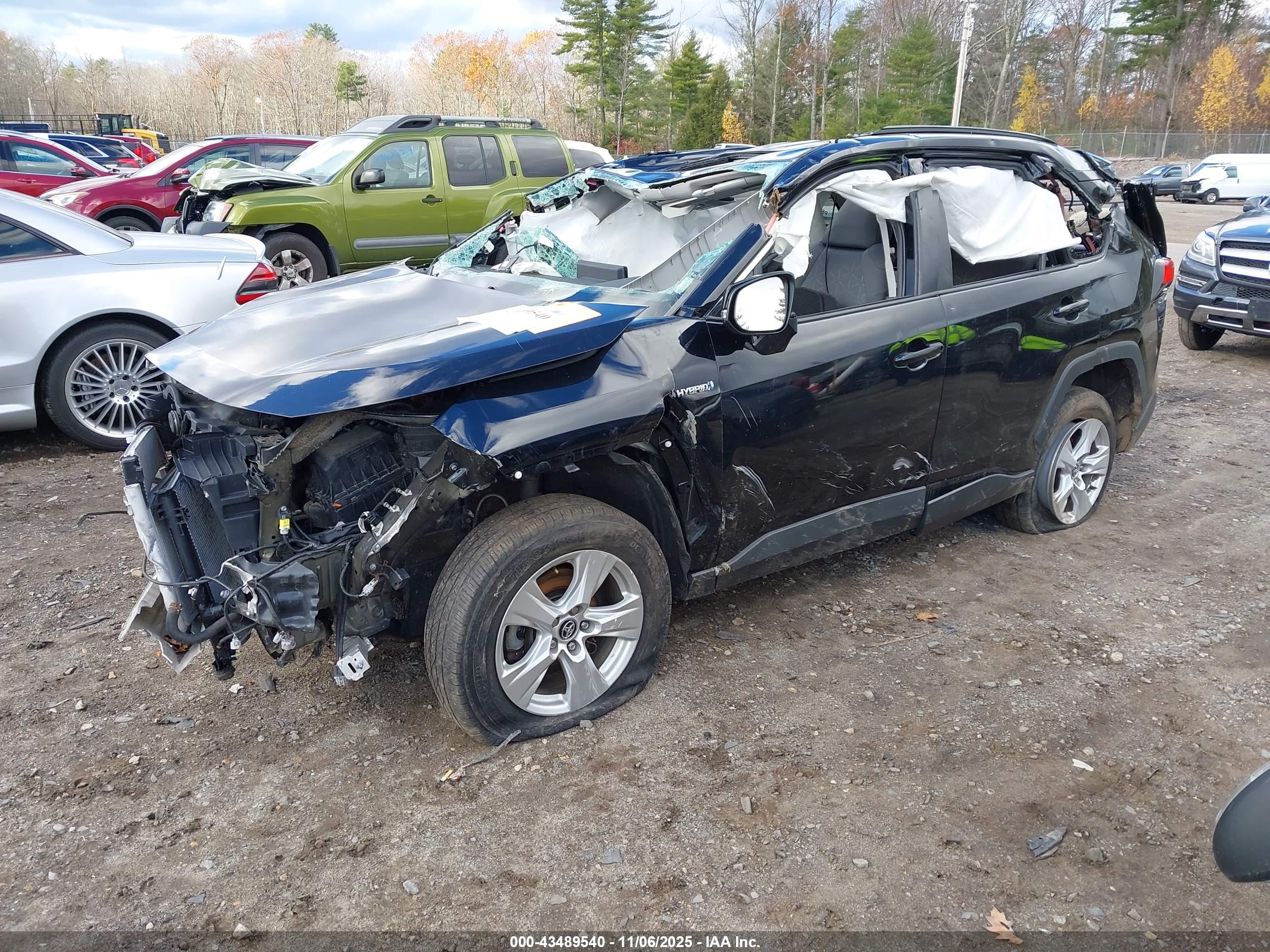 TOYOTA RAV4 image 2