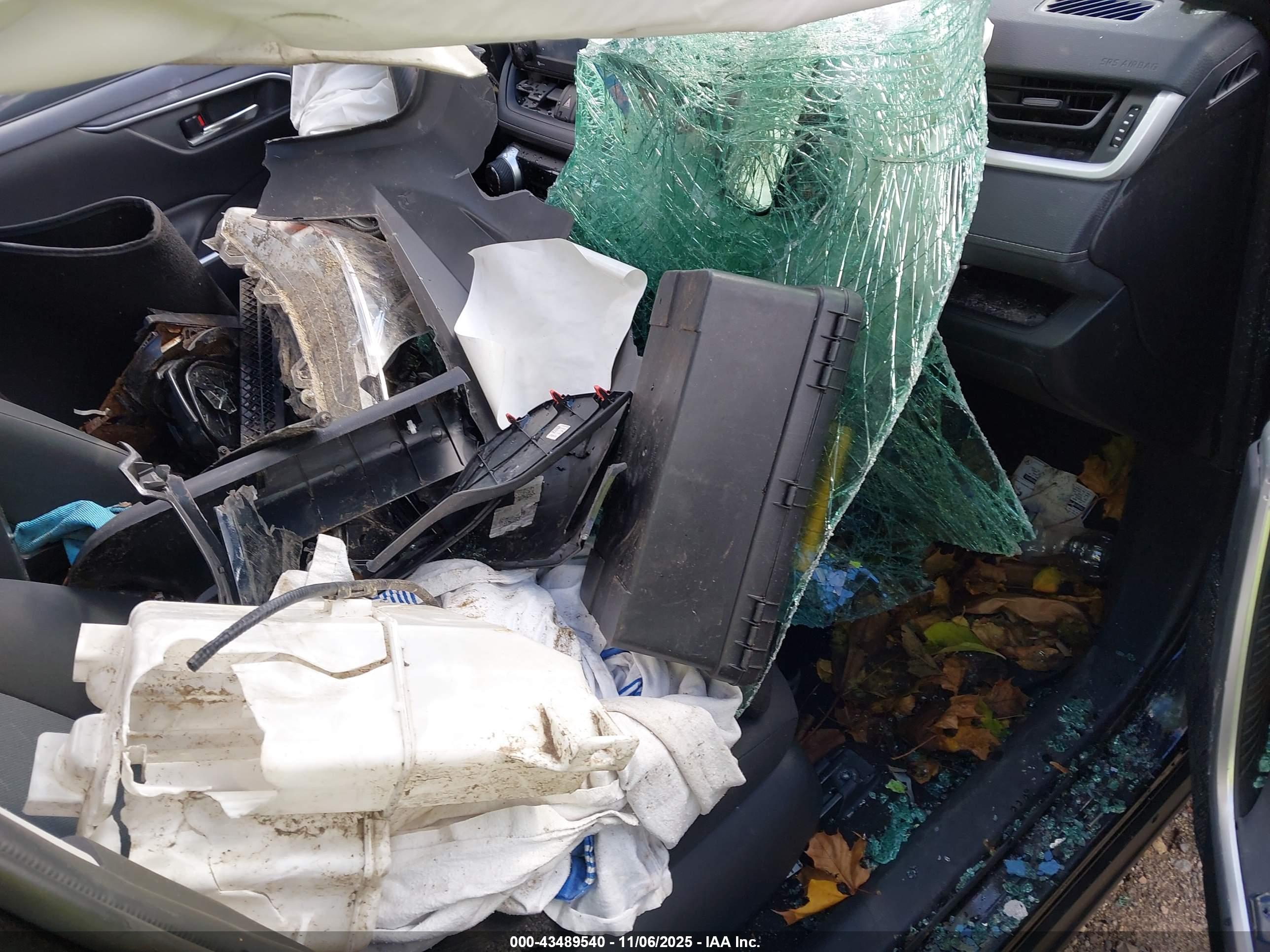 TOYOTA RAV4 image 5