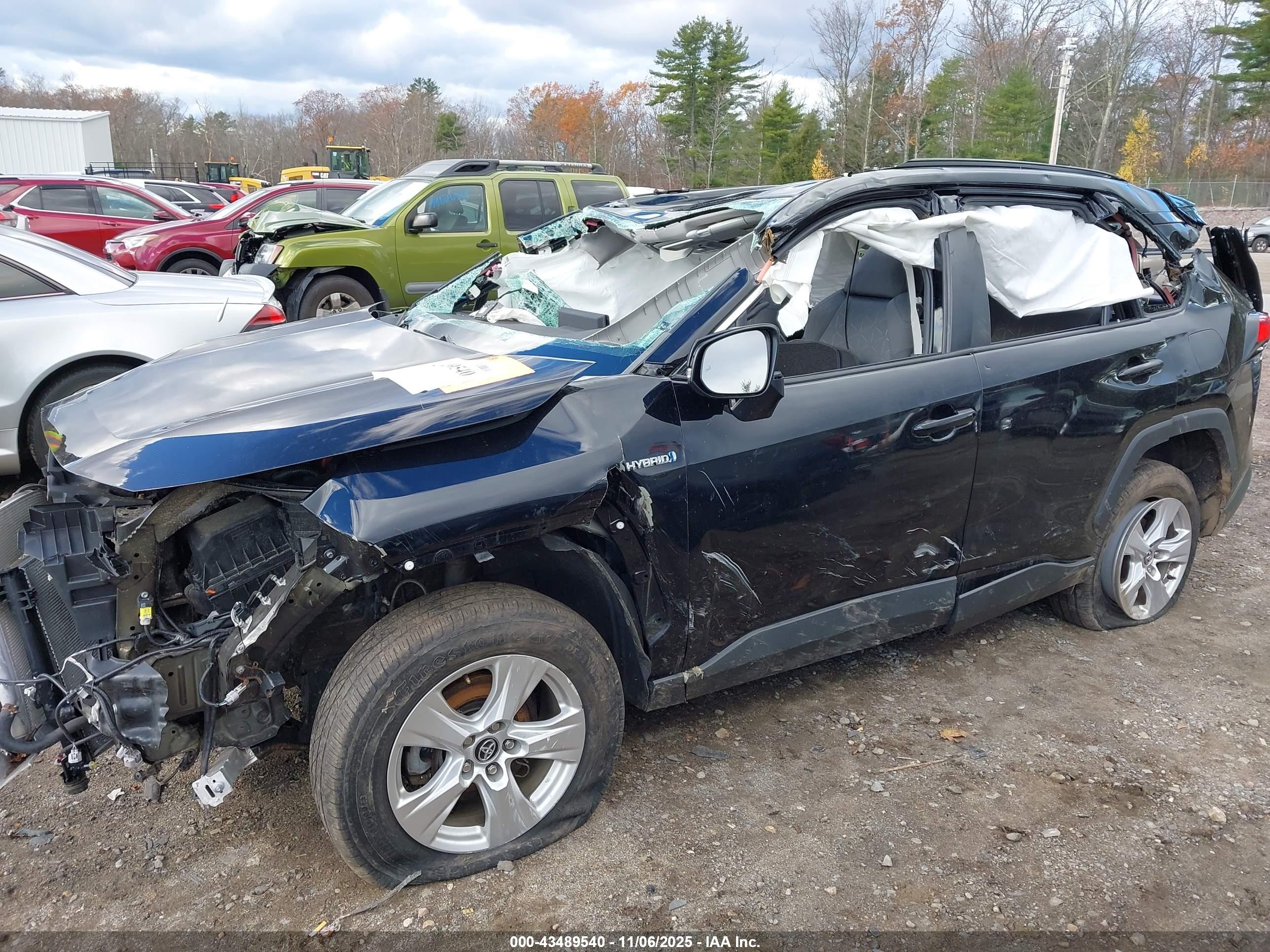 TOYOTA RAV4 image 6