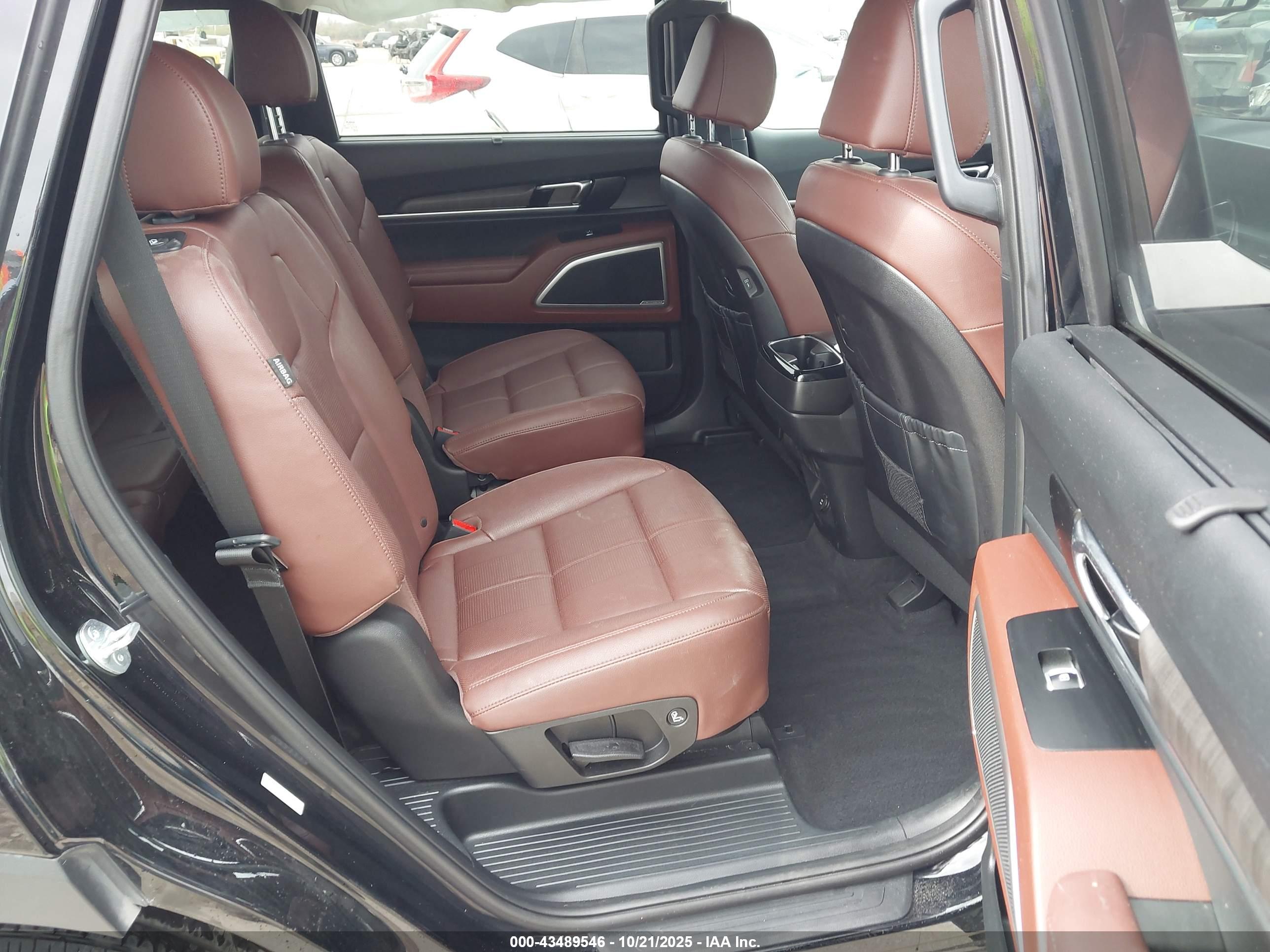 KIA TELLURIDE image 8