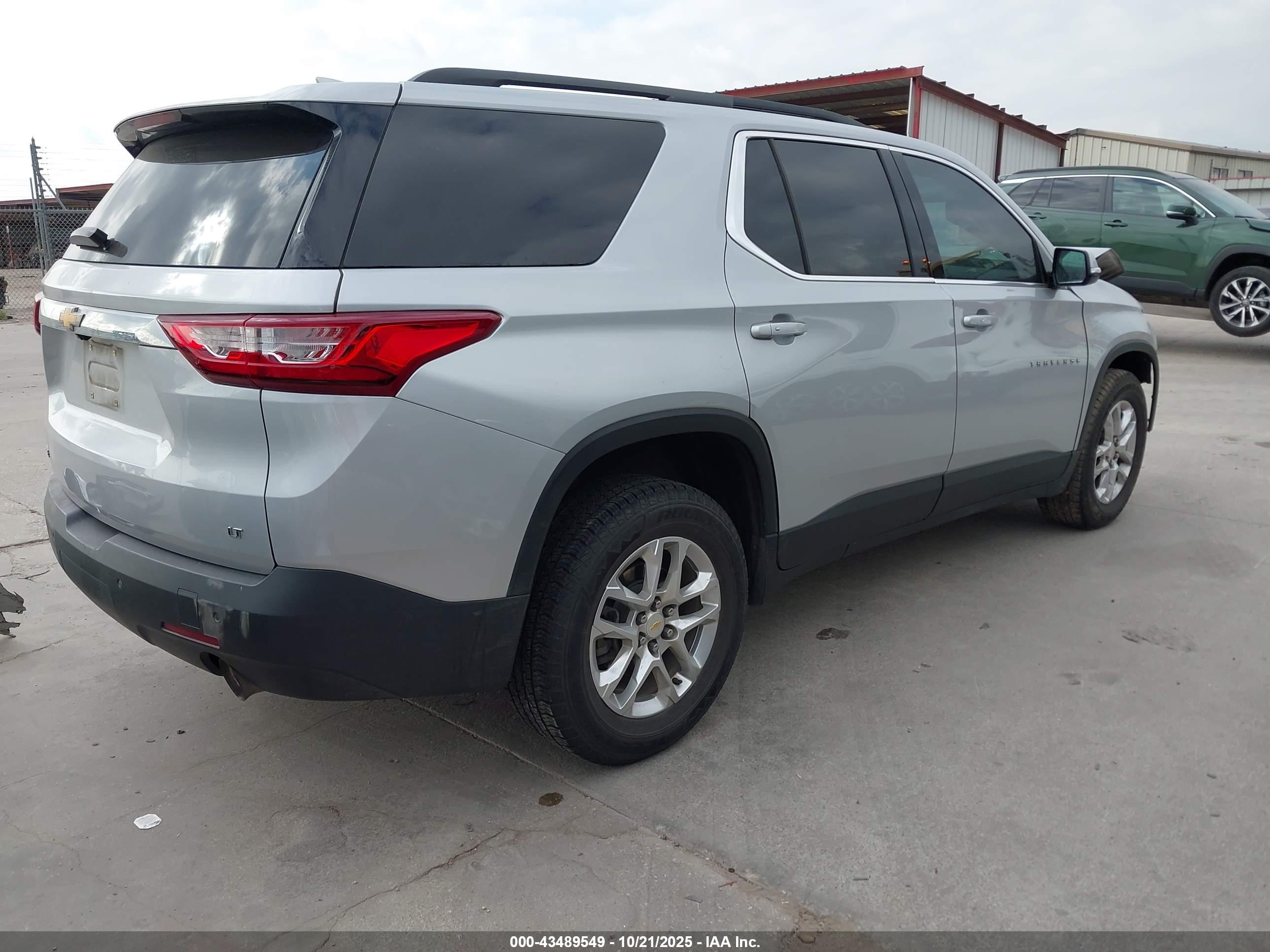 CHEVROLET TRAVERSE image 4
