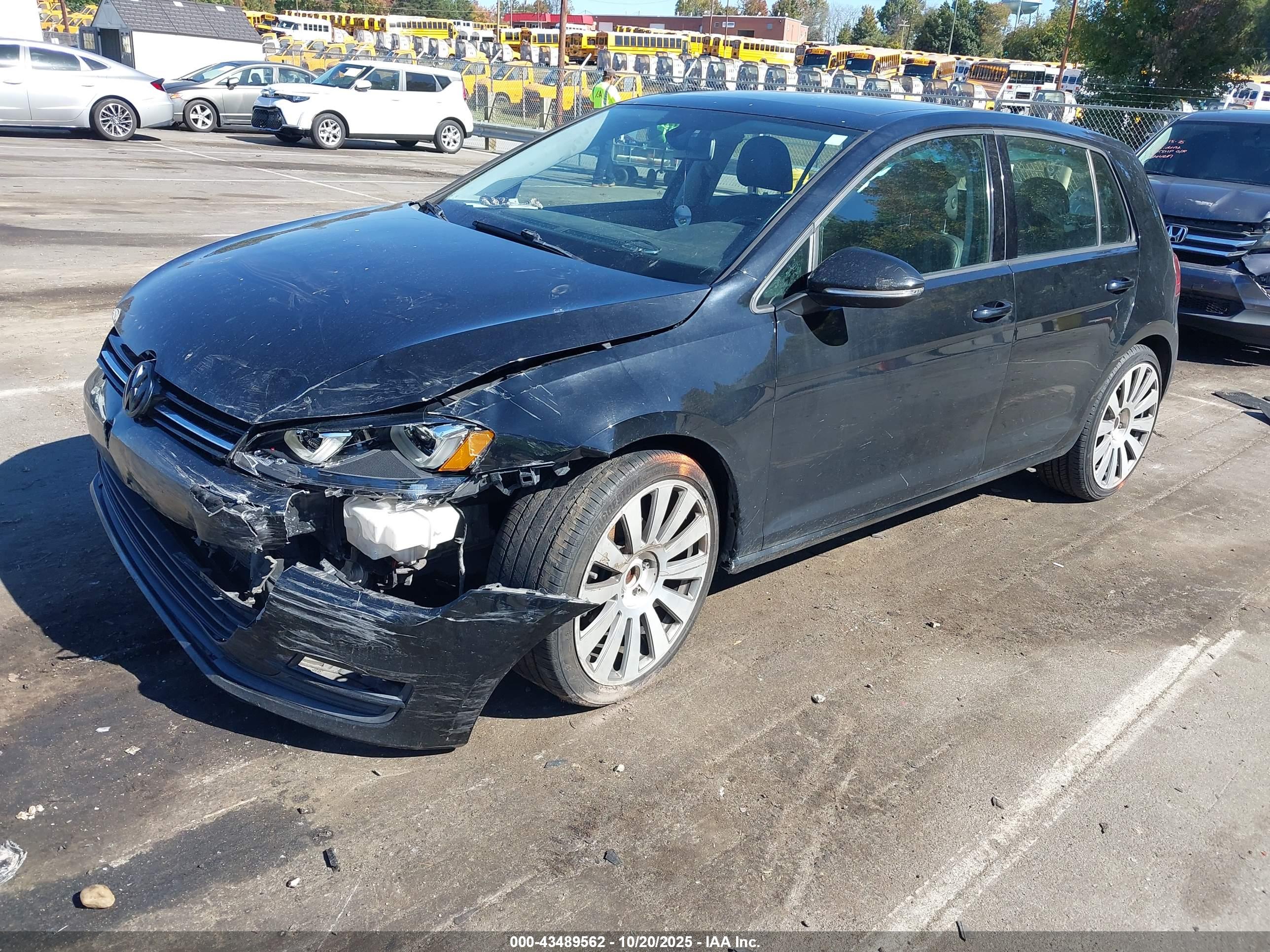VOLKSWAGEN GOLF image 2