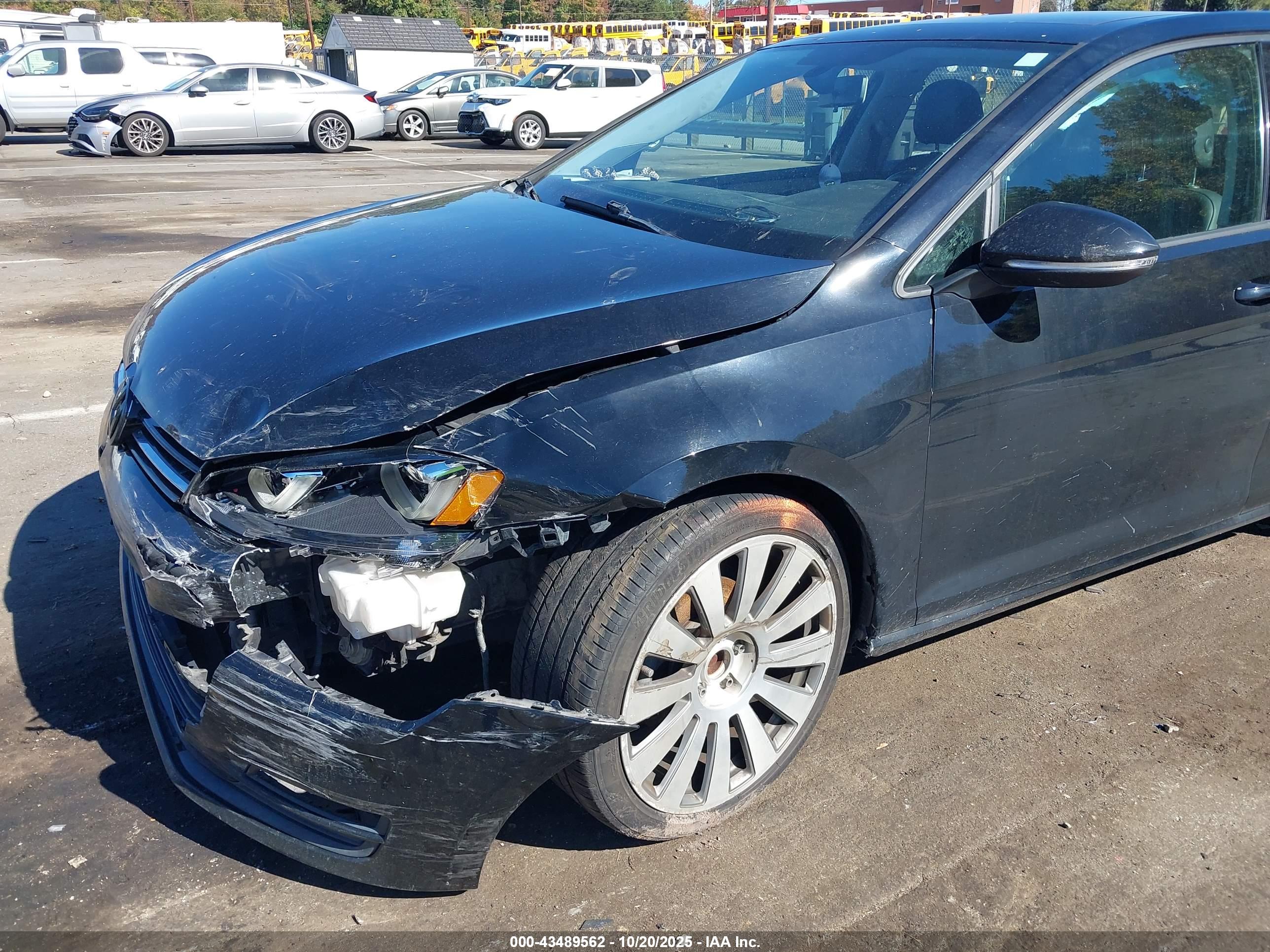 VOLKSWAGEN GOLF image 6