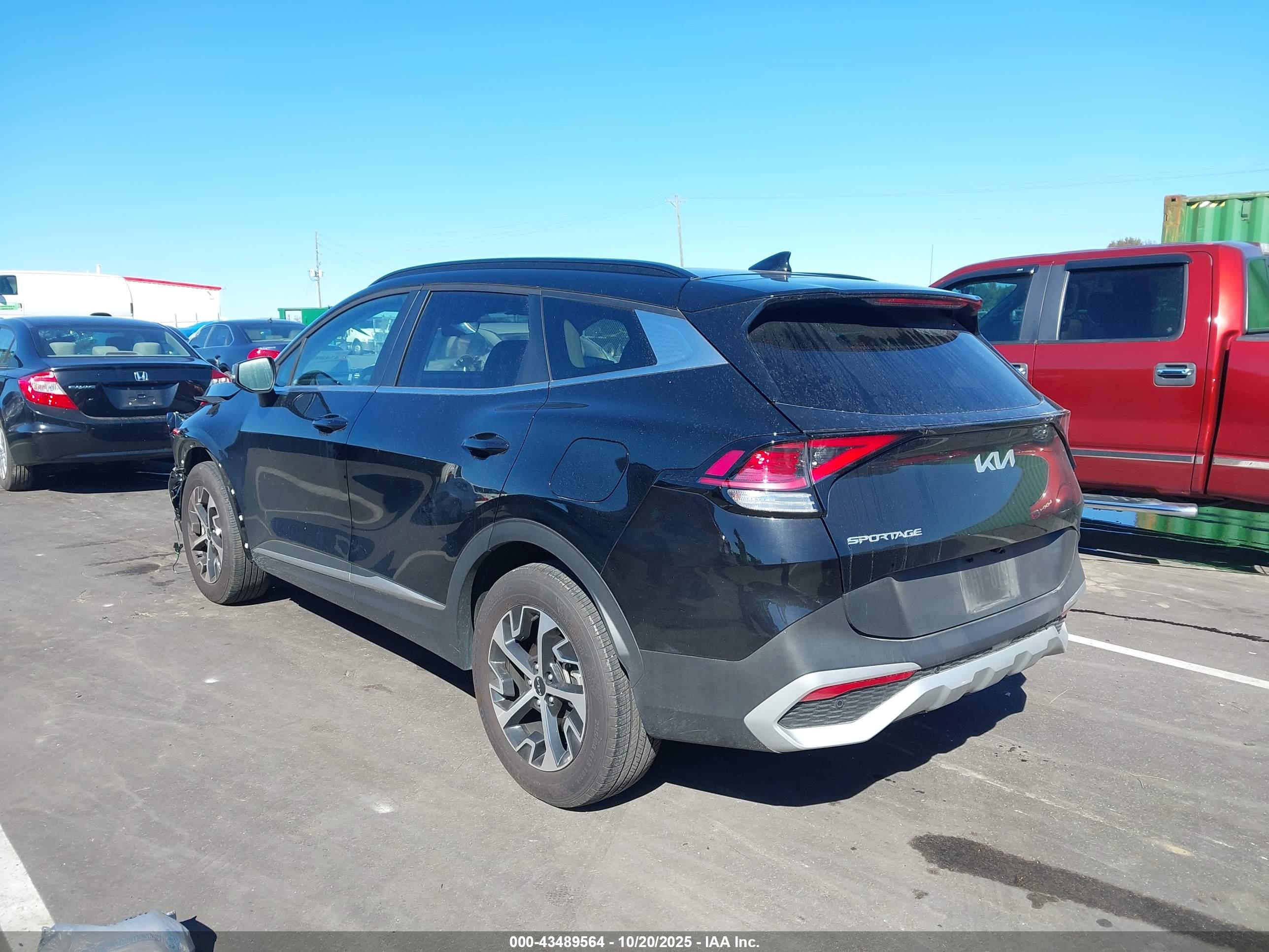 KIA SPORTAGE image 3
