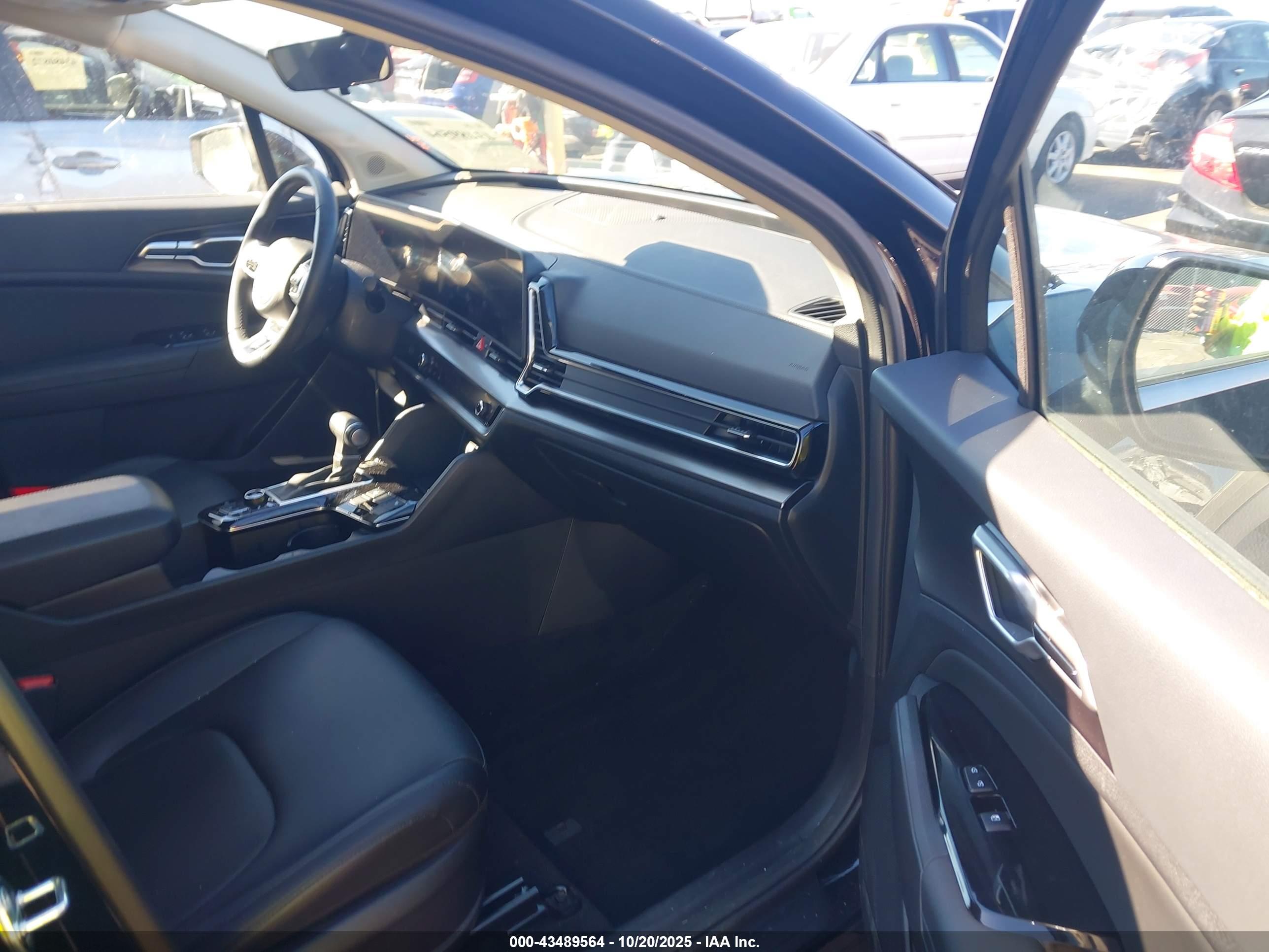 KIA SPORTAGE image 5