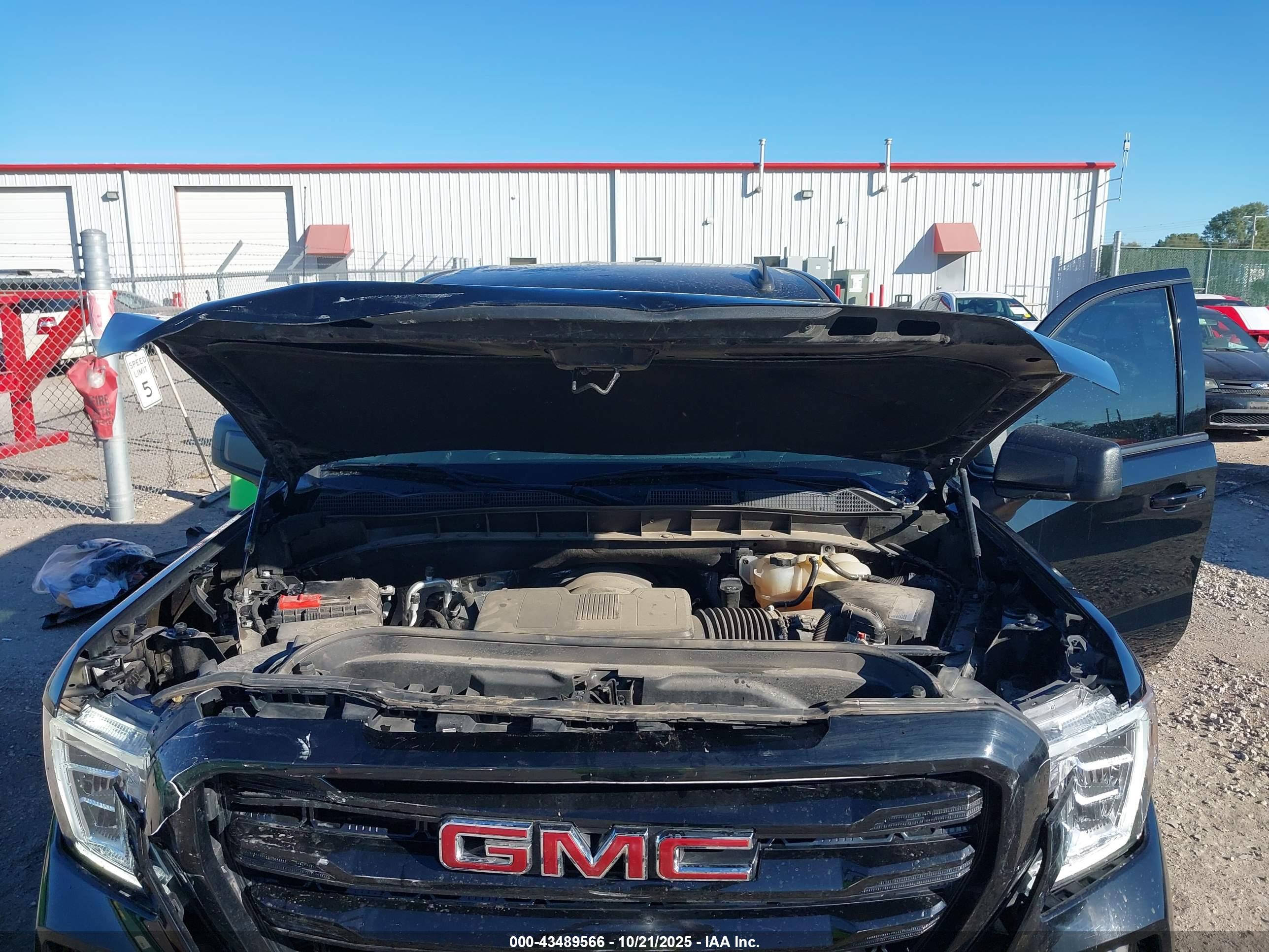 GMC SIERRA image 10
