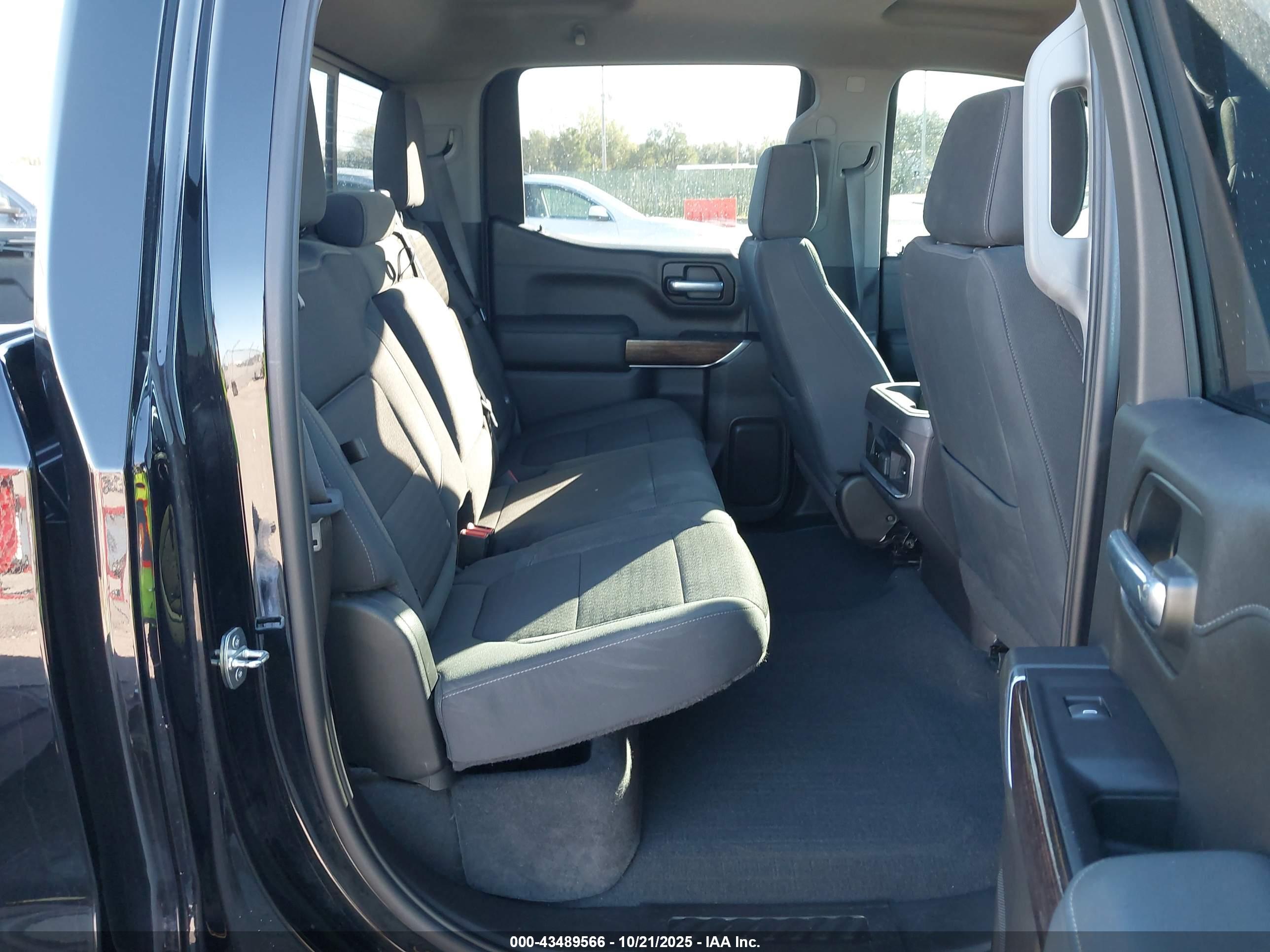 GMC SIERRA image 8