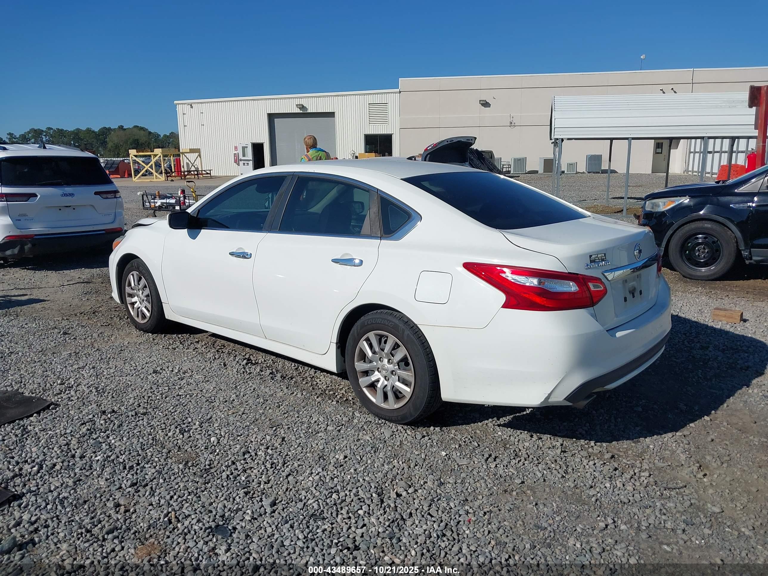 NISSAN ALTIMA image 3