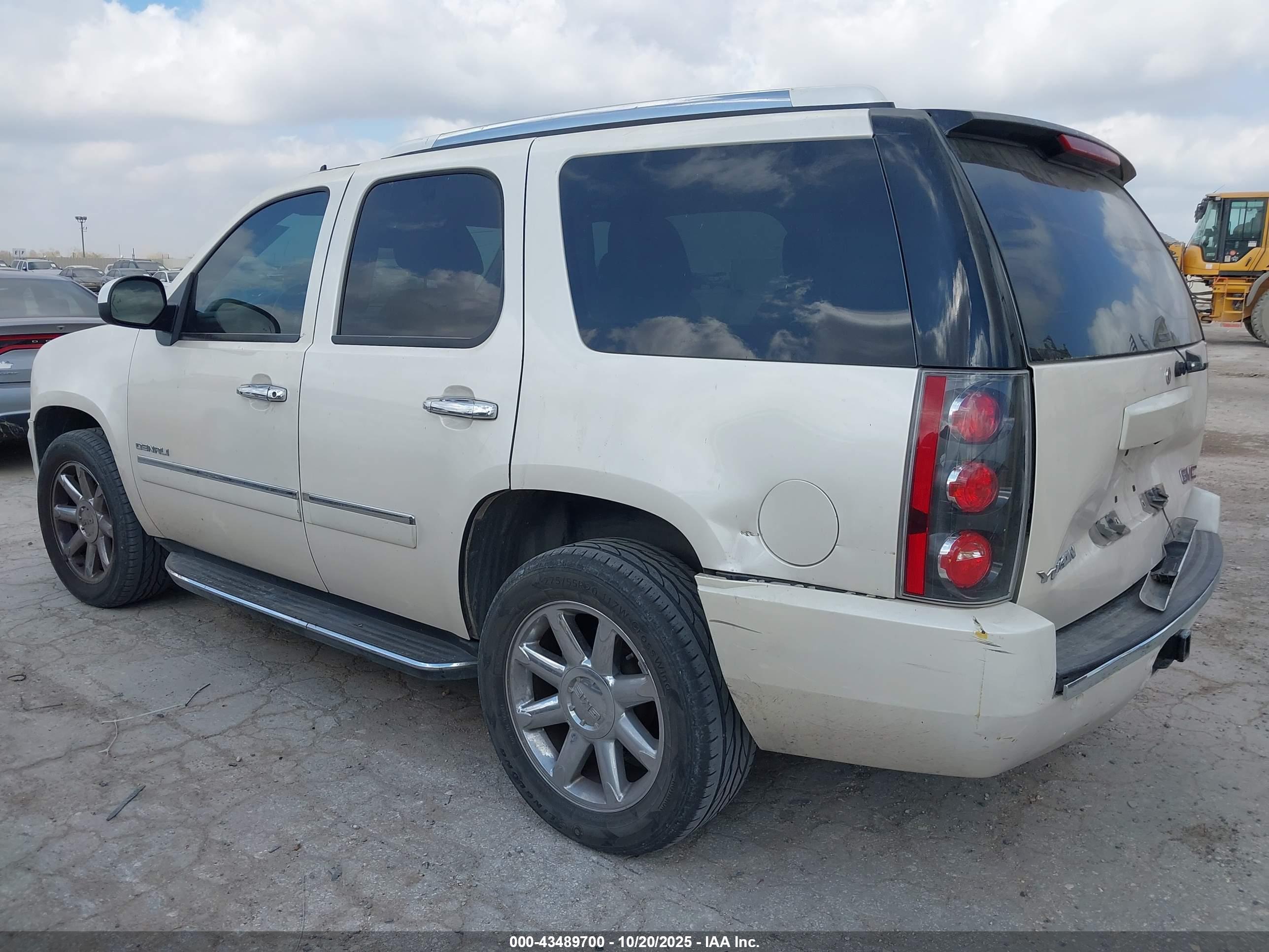 GMC YUKON image 3