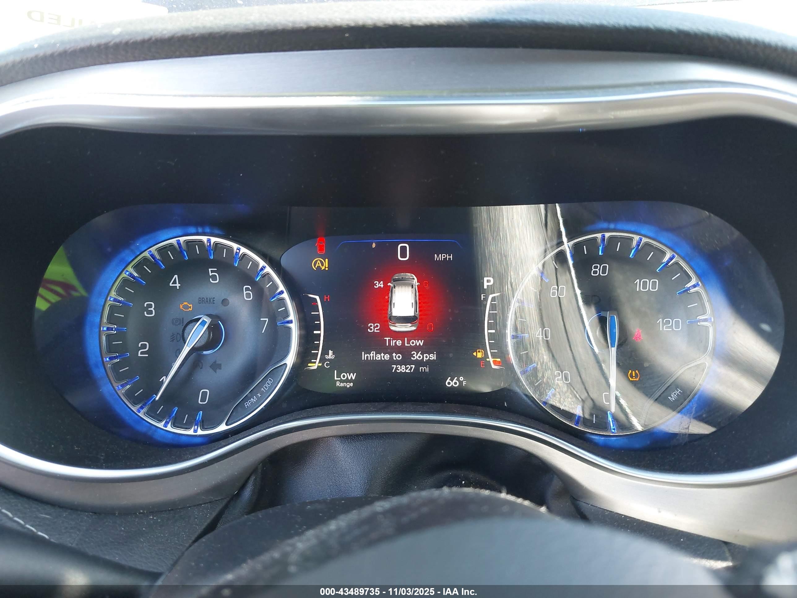 CHRYSLER PACIFICA image 7