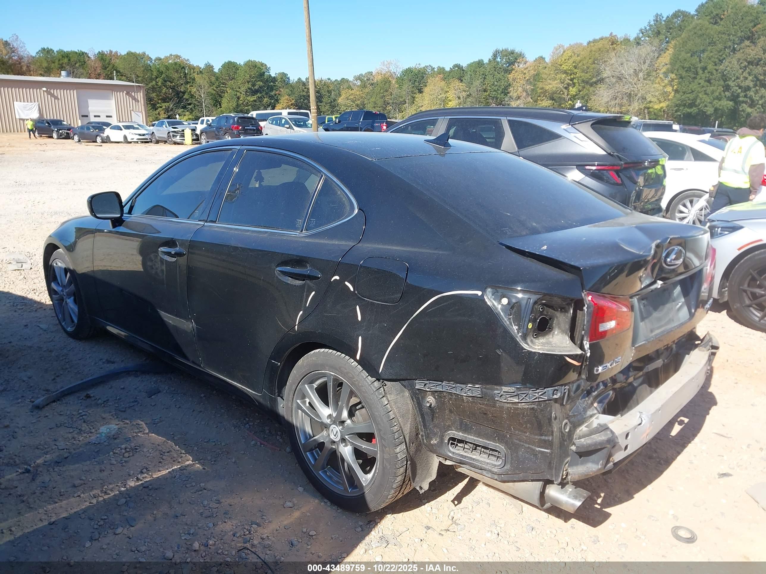 LEXUS IS image 3