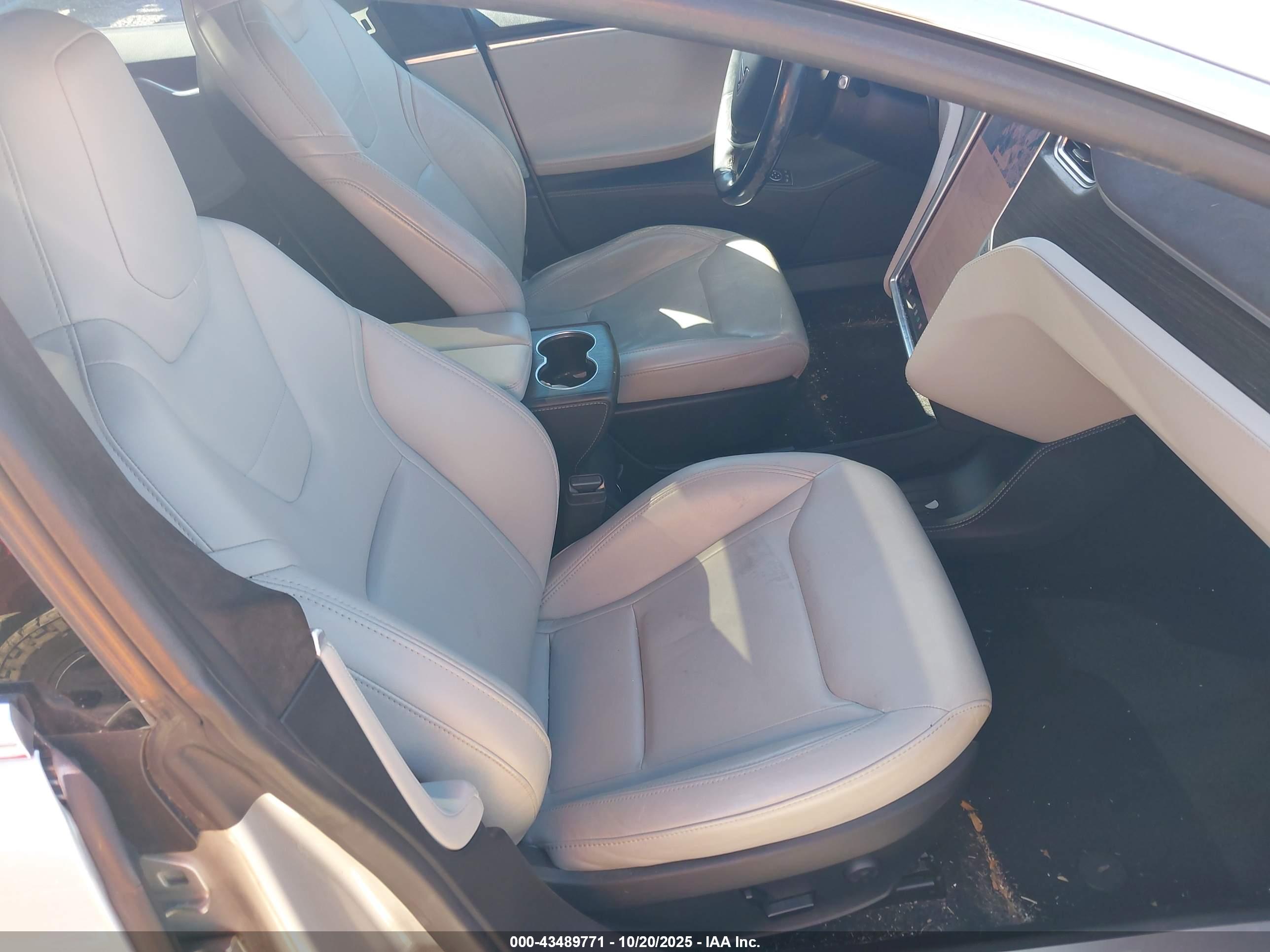 TESLA MODEL image 5