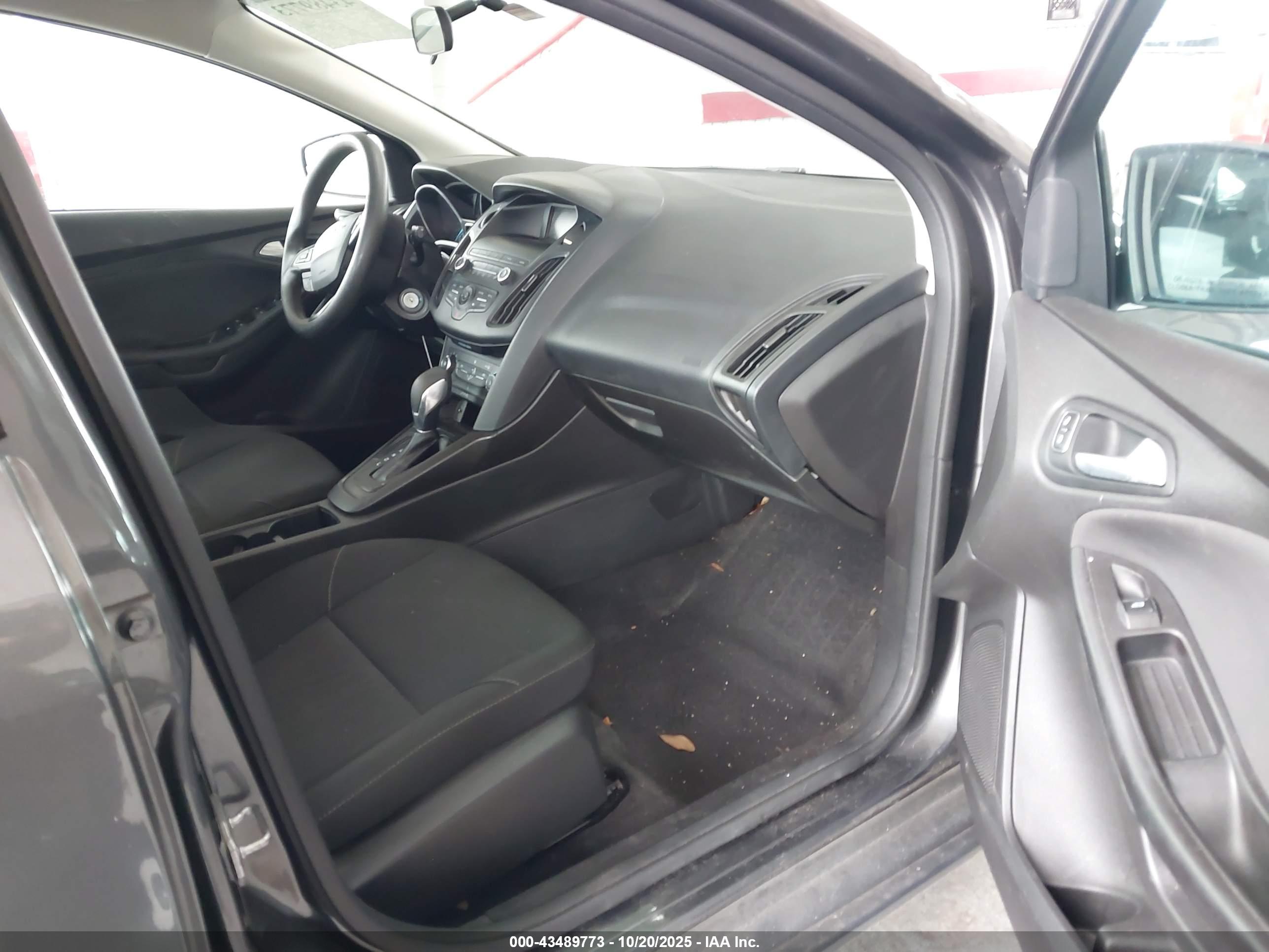FORD FOCUS image 5