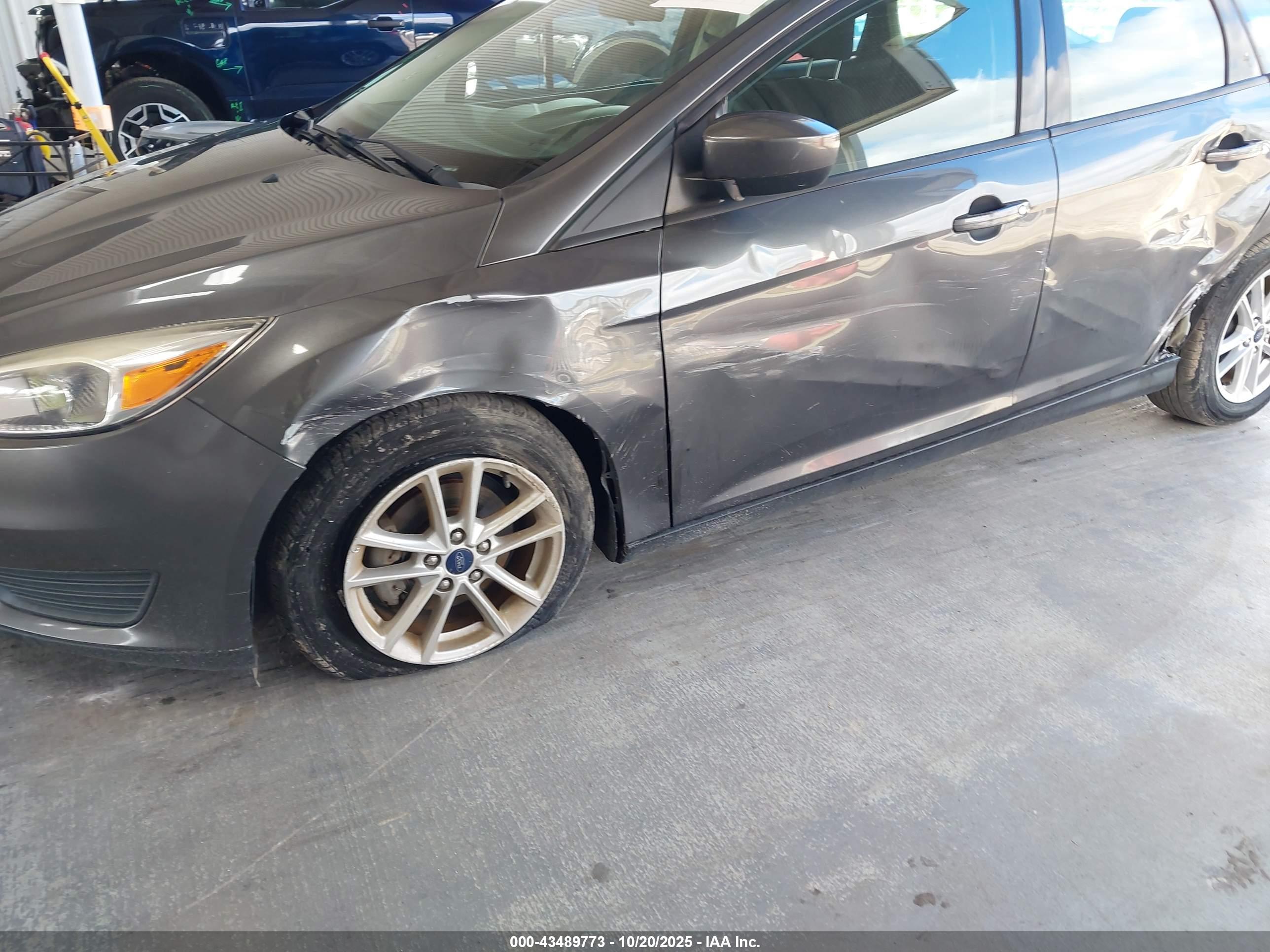 FORD FOCUS image 6