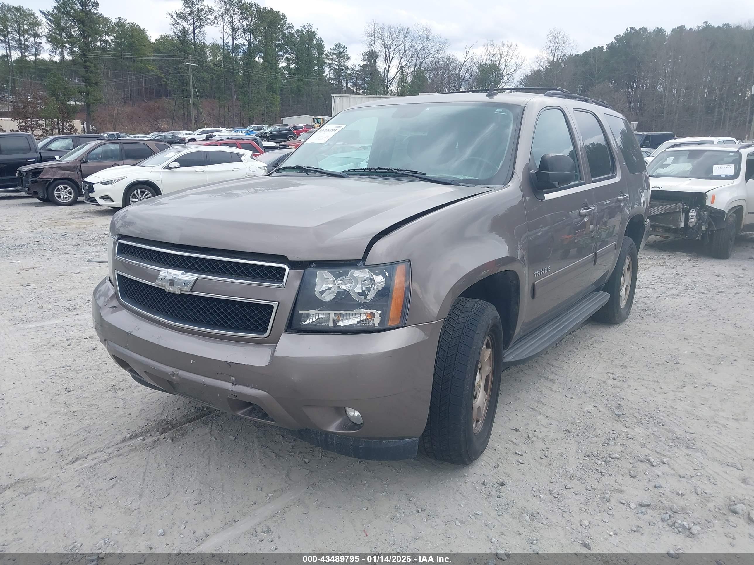 CHEVROLET TAHOE image 2