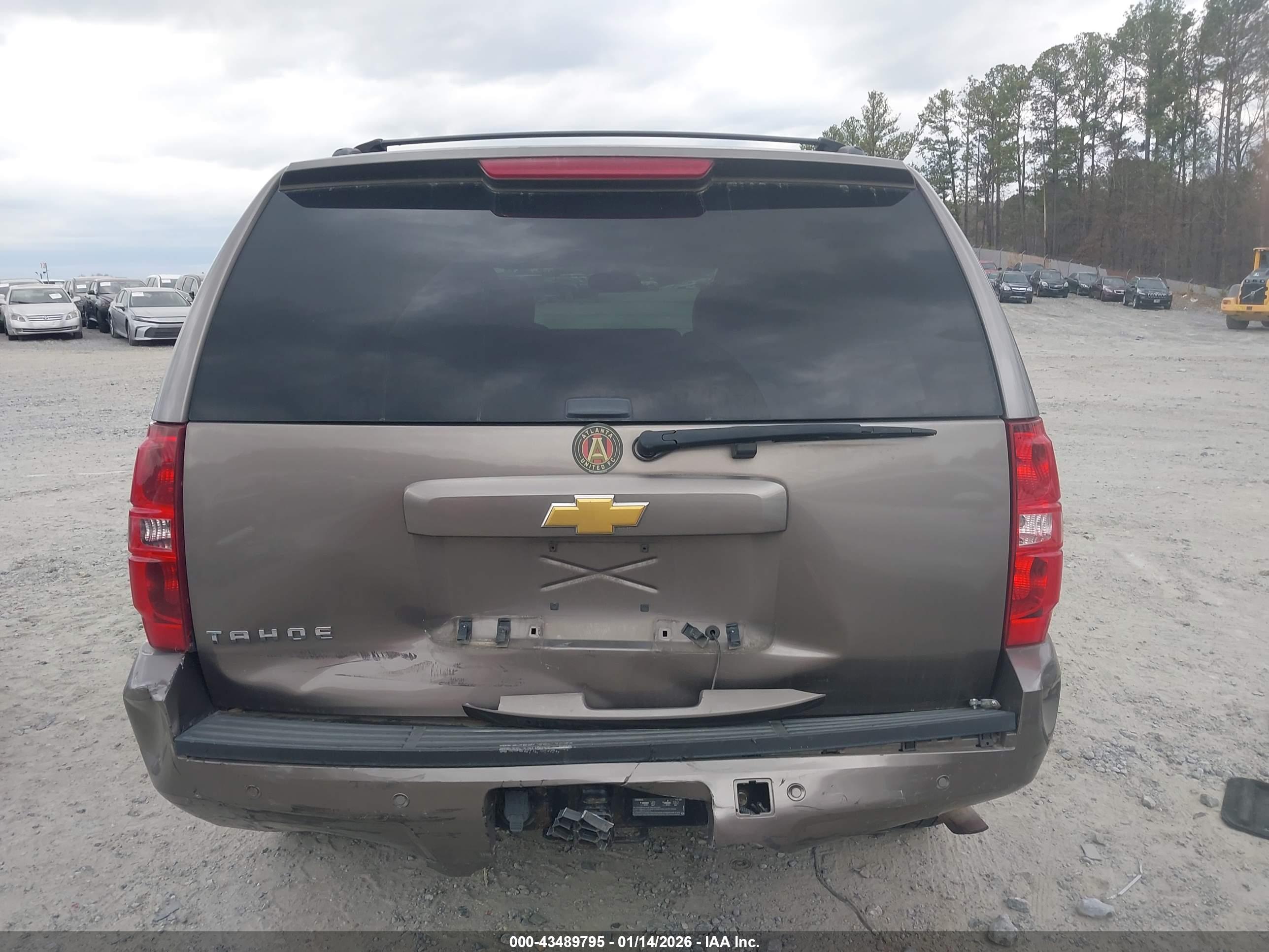 CHEVROLET TAHOE image 6