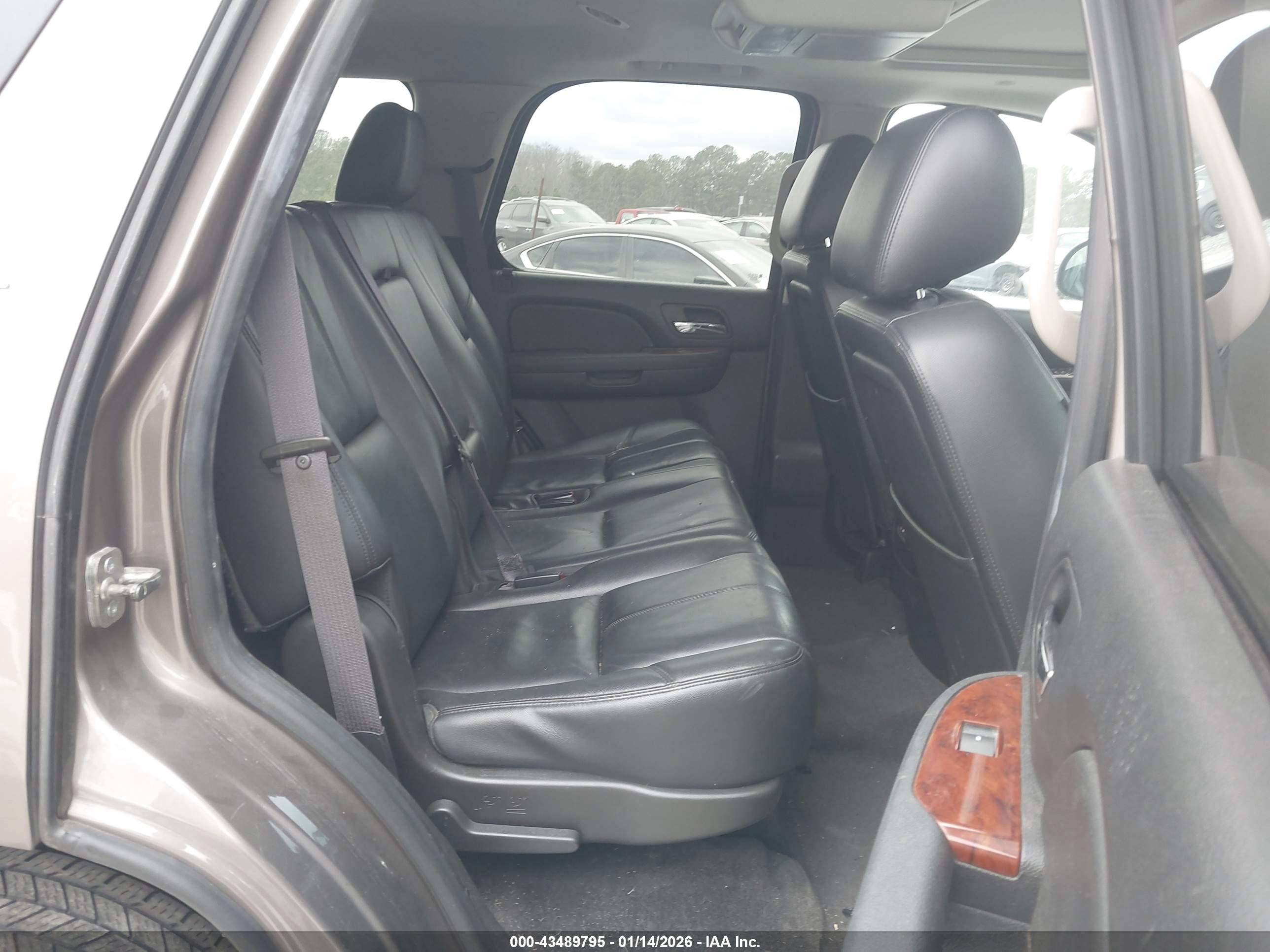 CHEVROLET TAHOE image 8