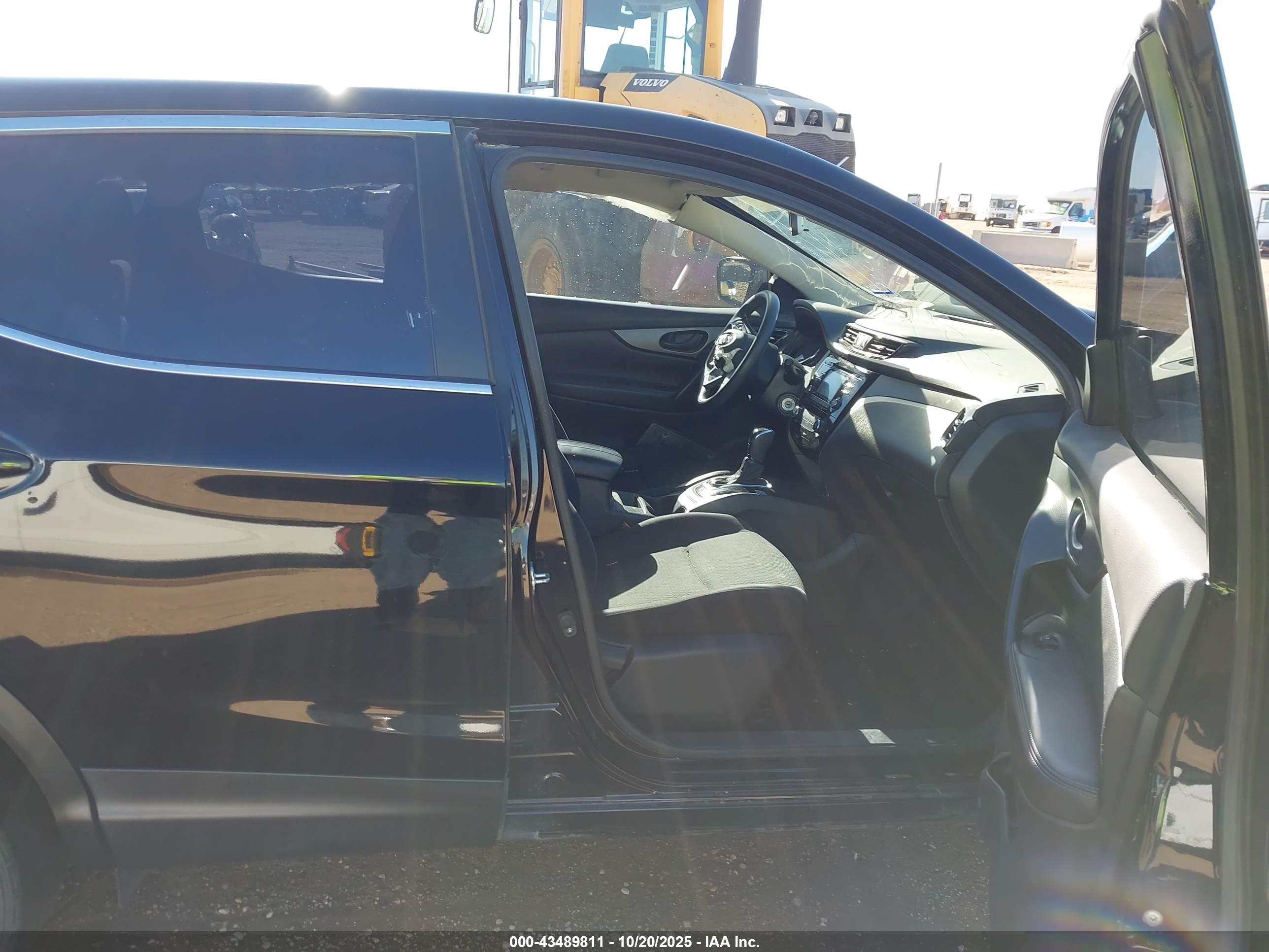 NISSAN ROGUE image 5