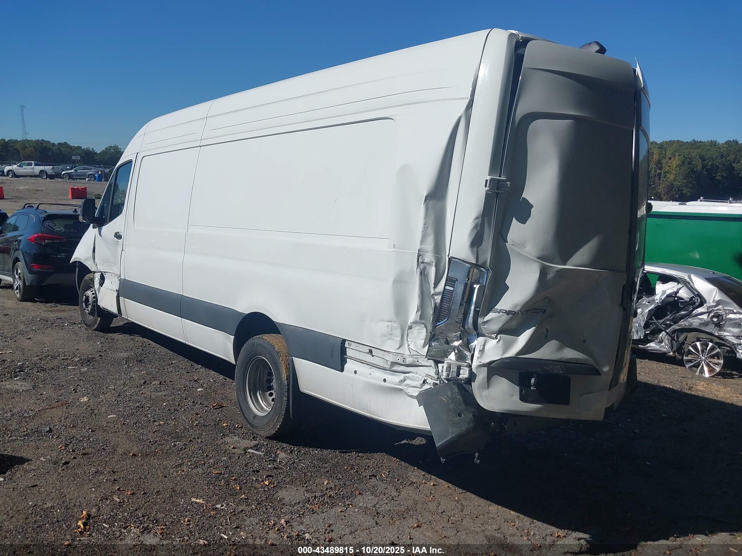 MERCEDES-BENZ SPRINTER image 3