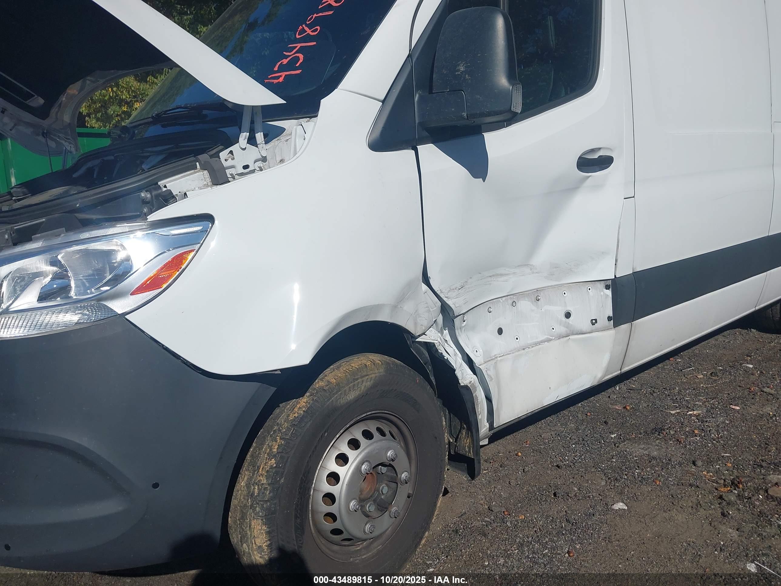 MERCEDES-BENZ SPRINTER image 6