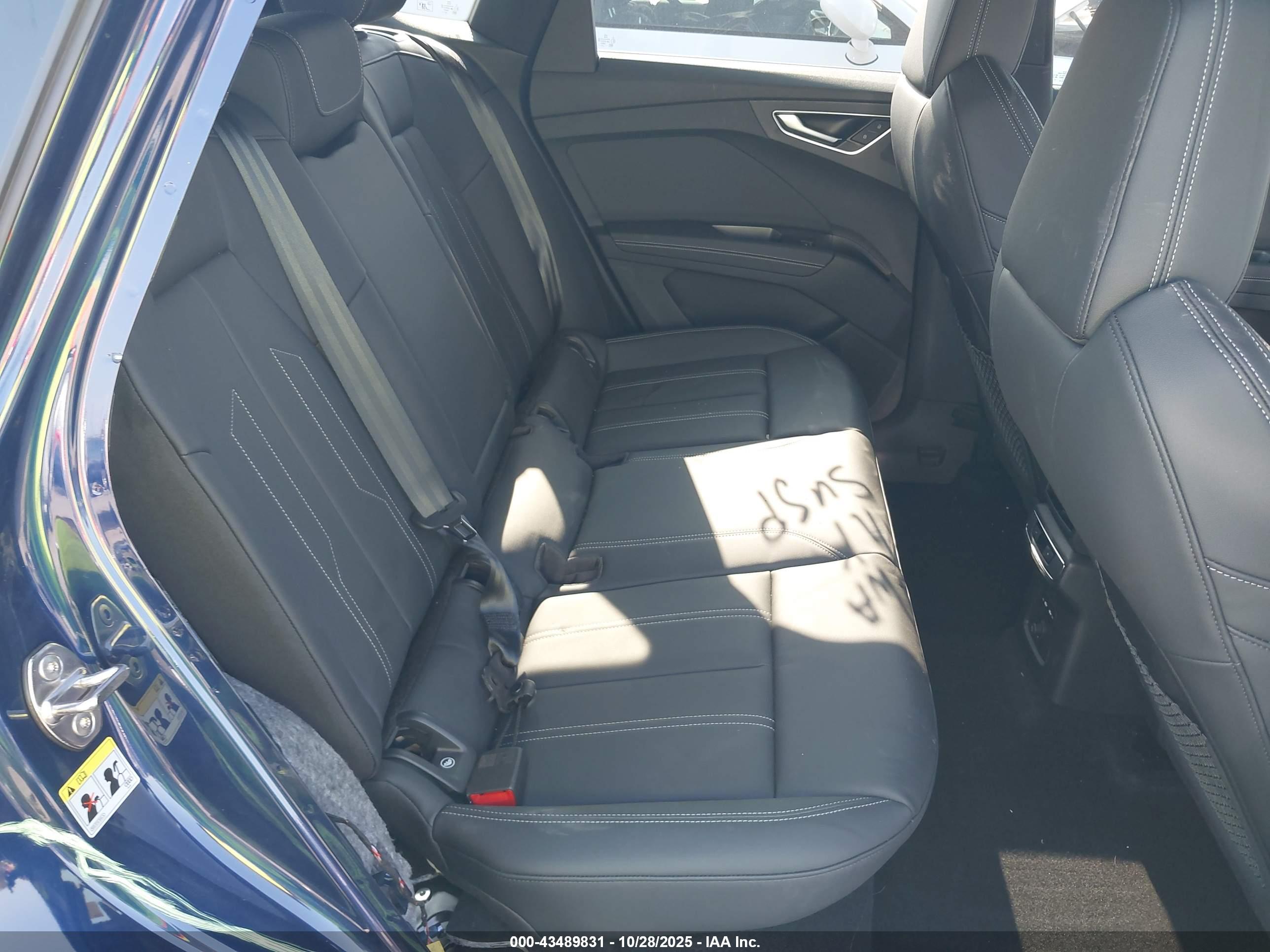 AUDI Q4 image 8