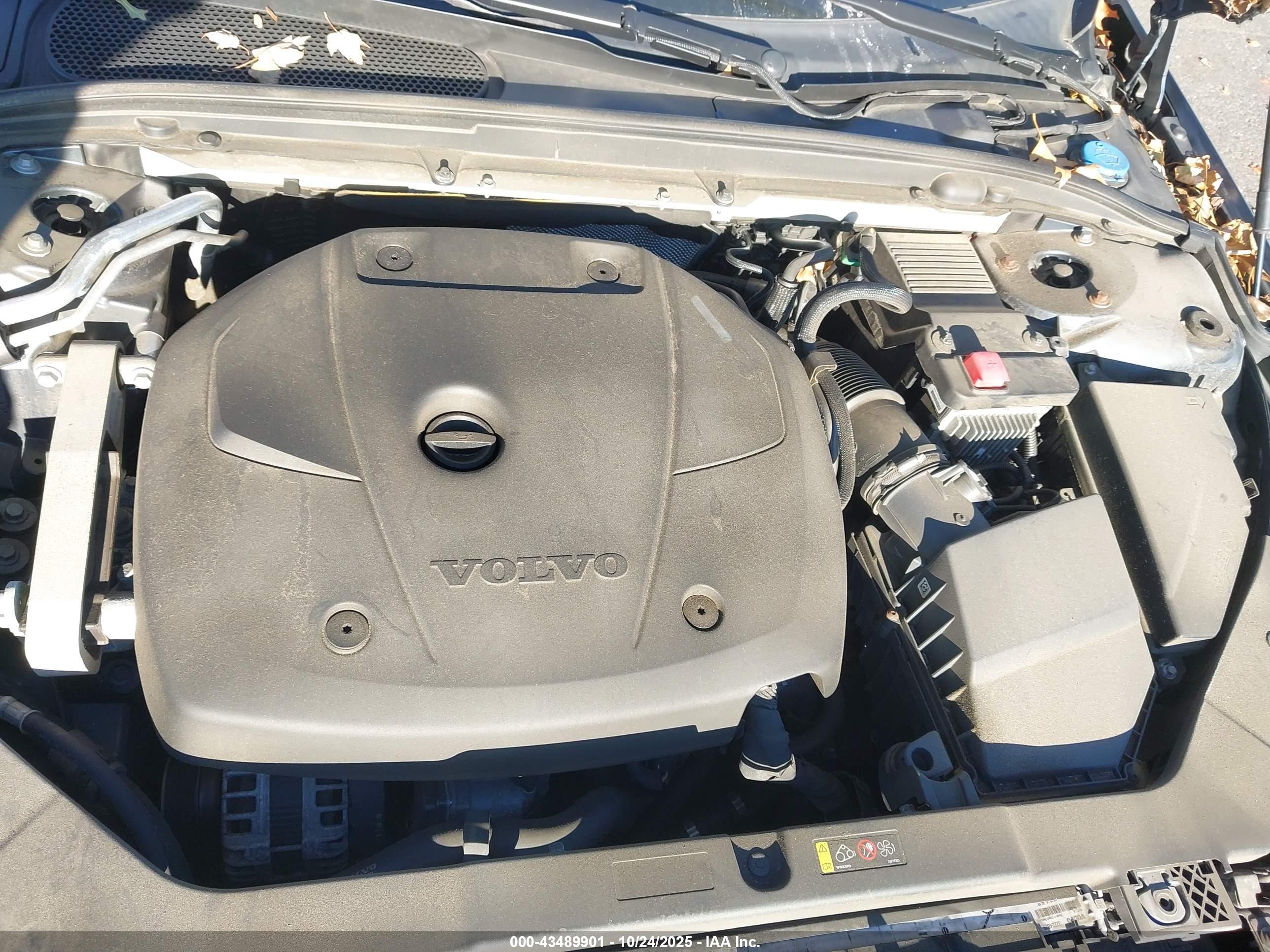 VOLVO S60 image 10