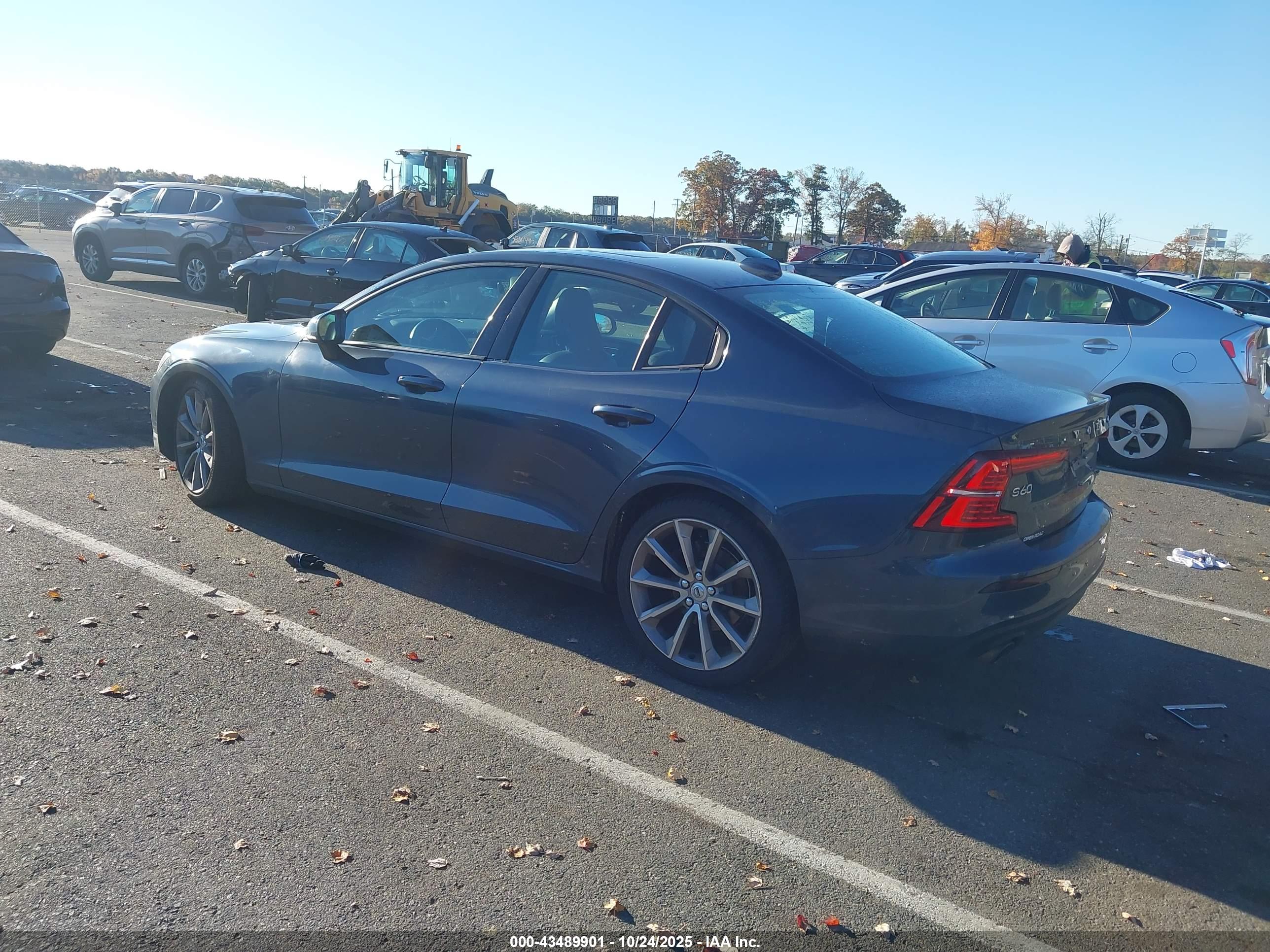 VOLVO S60 image 3