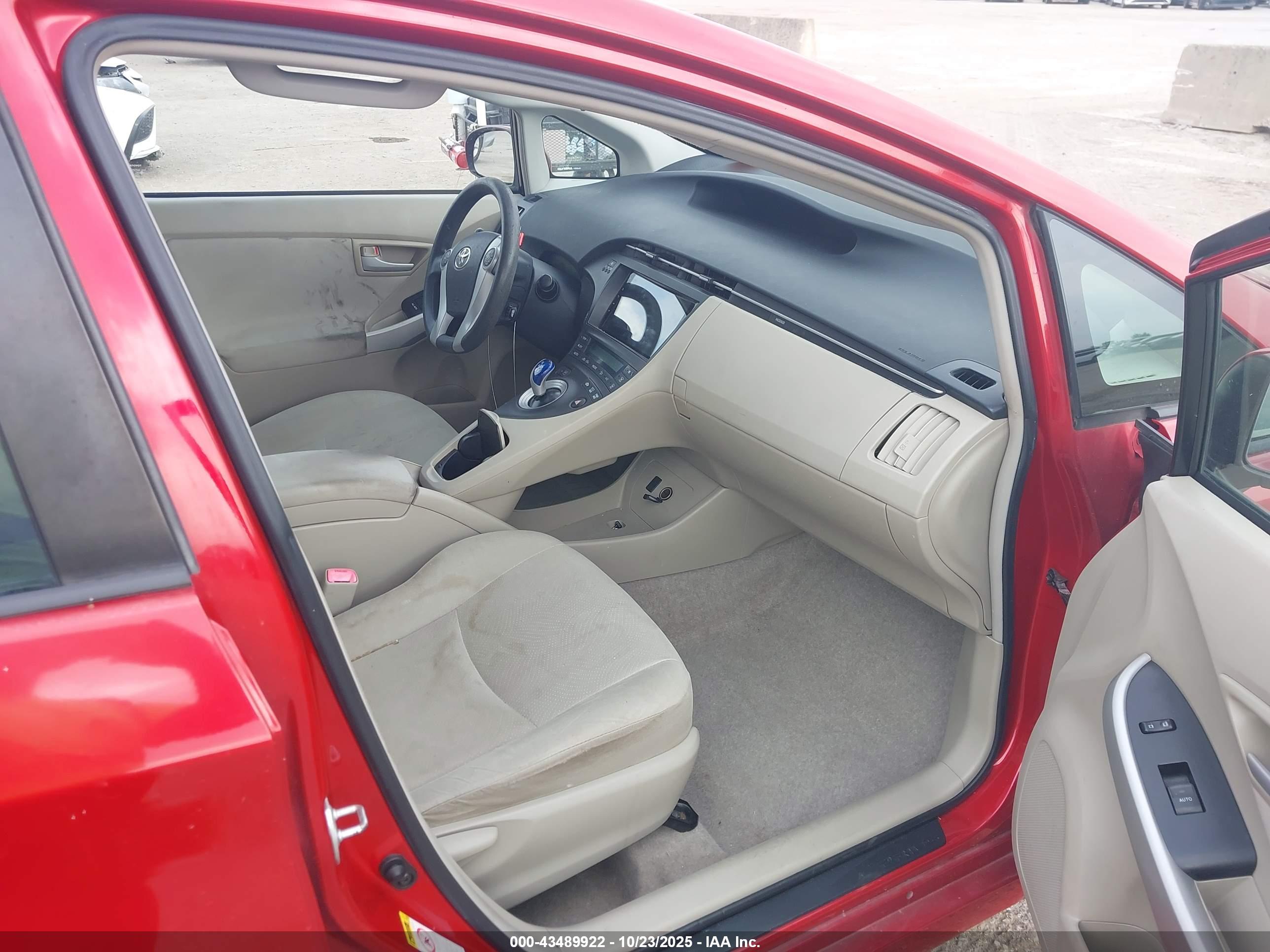 TOYOTA PRIUS image 5