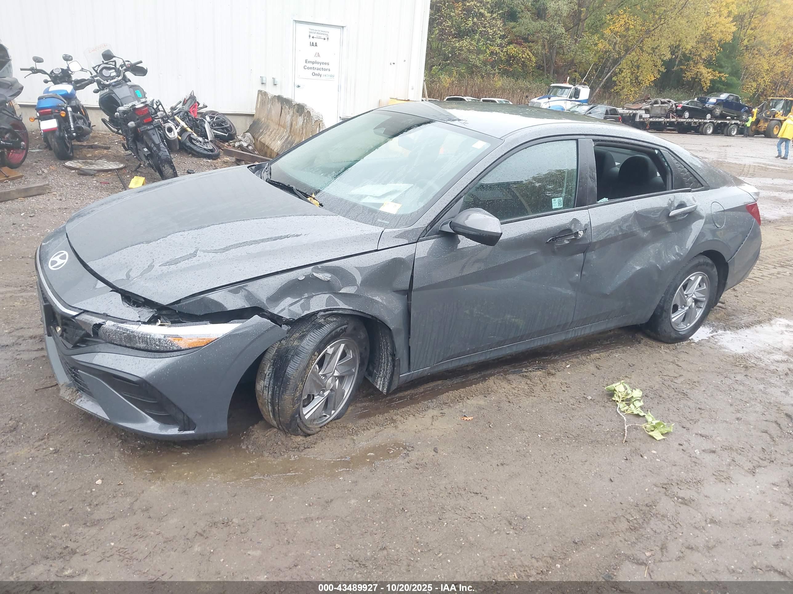 HYUNDAI ELANTRA image 2