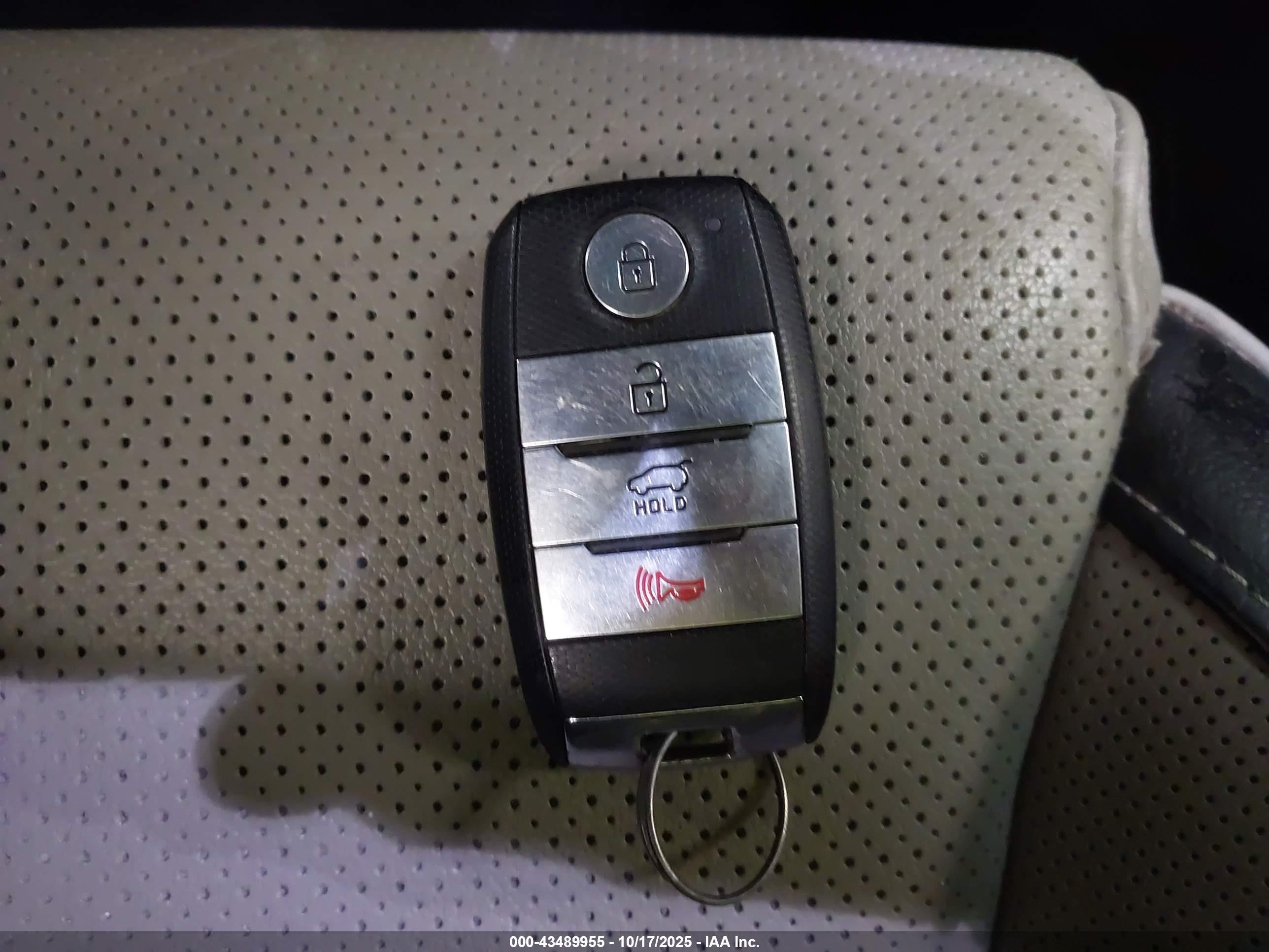 KIA SPORTAGE image 11