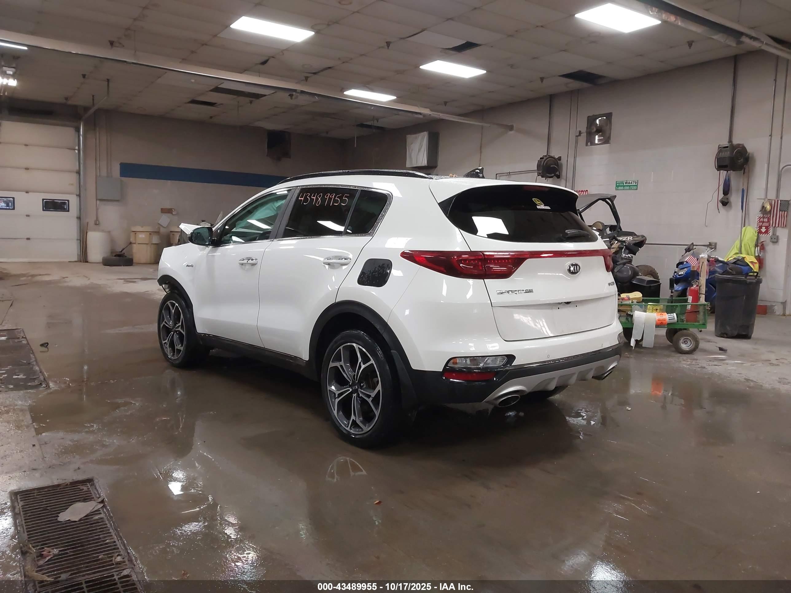 KIA SPORTAGE image 3