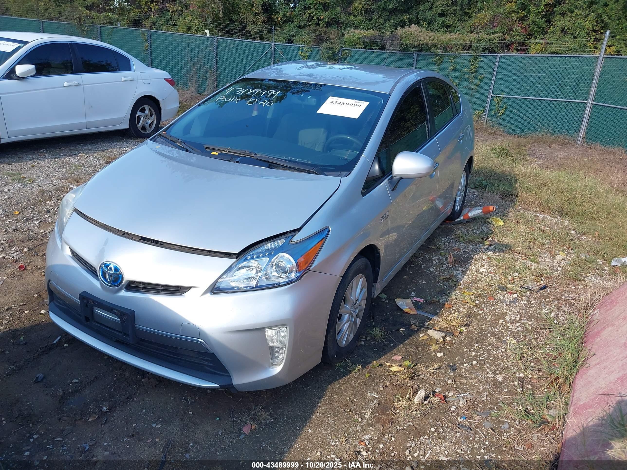 TOYOTA PRIUS image 2