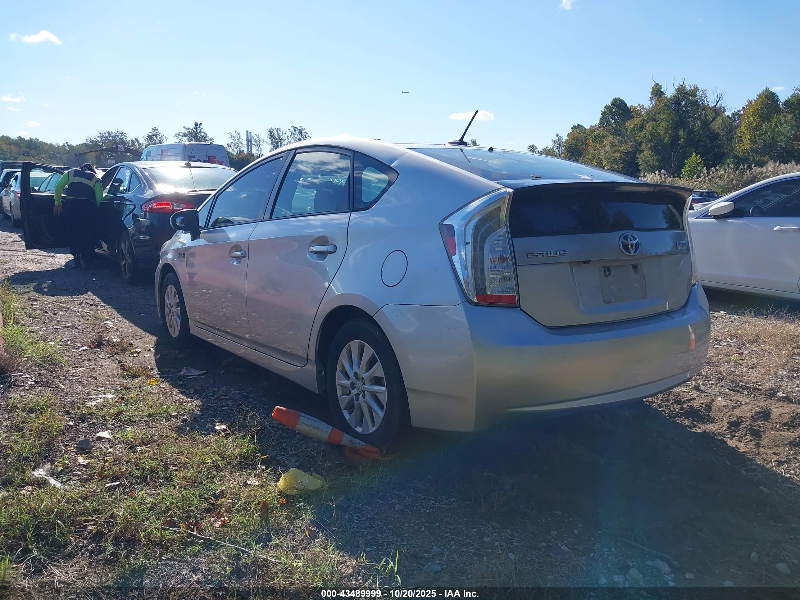 TOYOTA PRIUS image 3