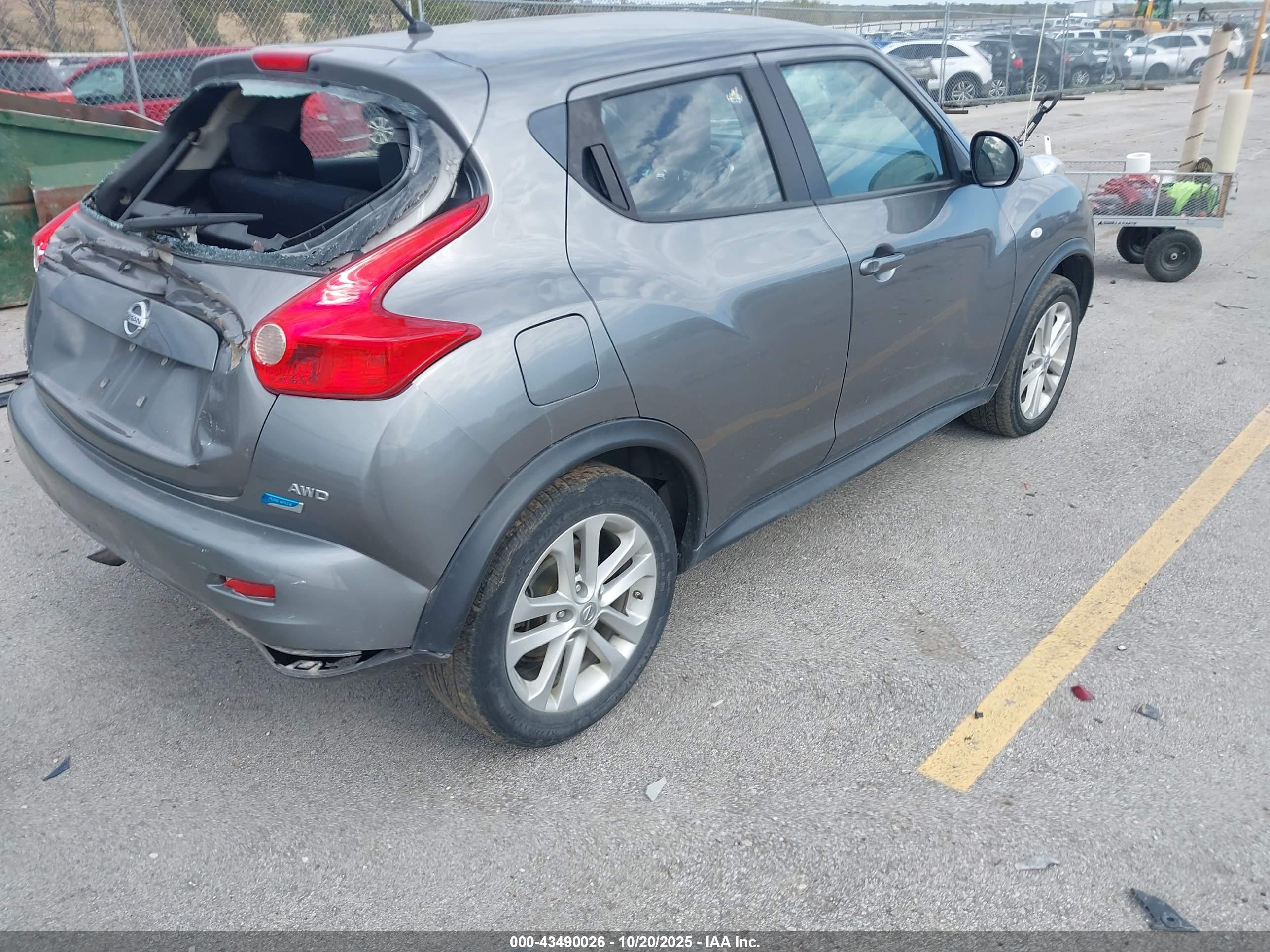 NISSAN JUKE image 4