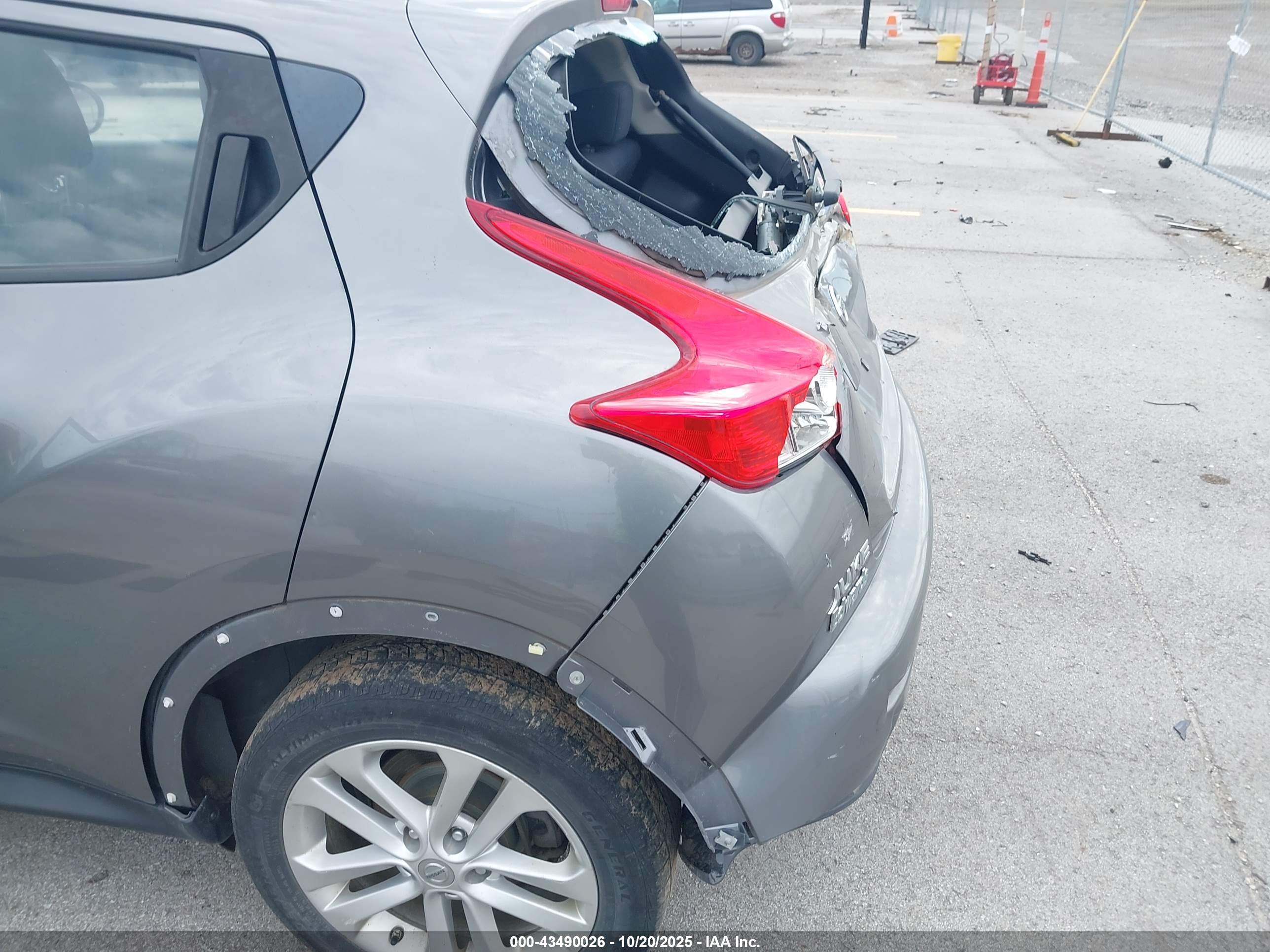 NISSAN JUKE image 6