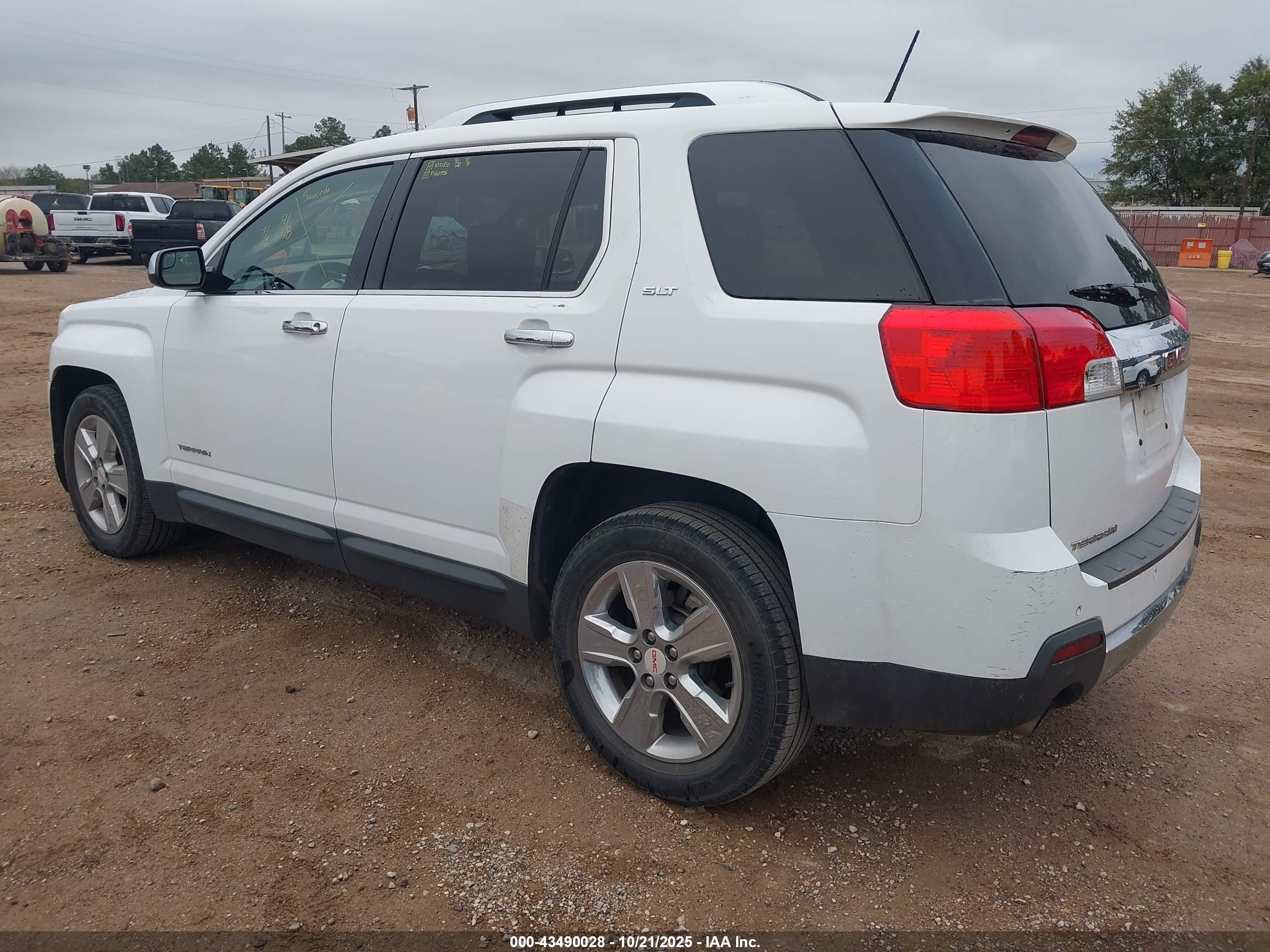 GMC TERRAIN image 3