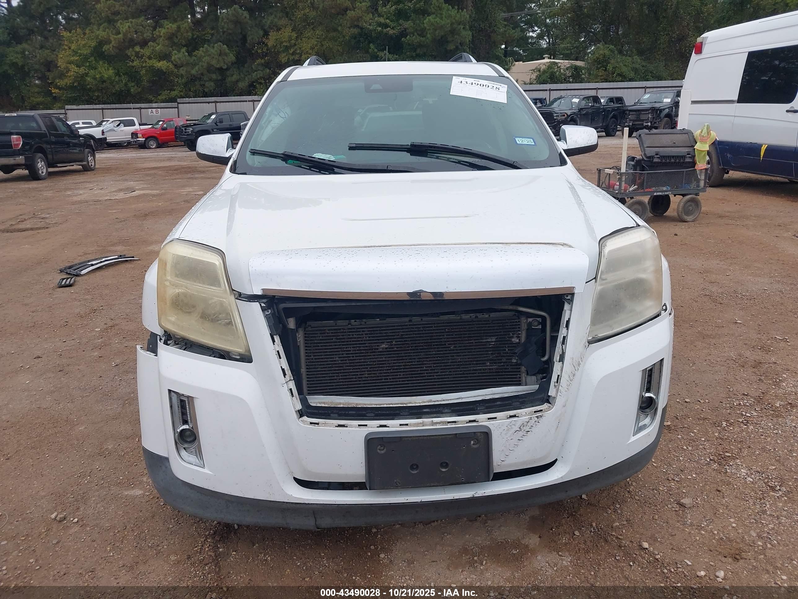 GMC TERRAIN image 6