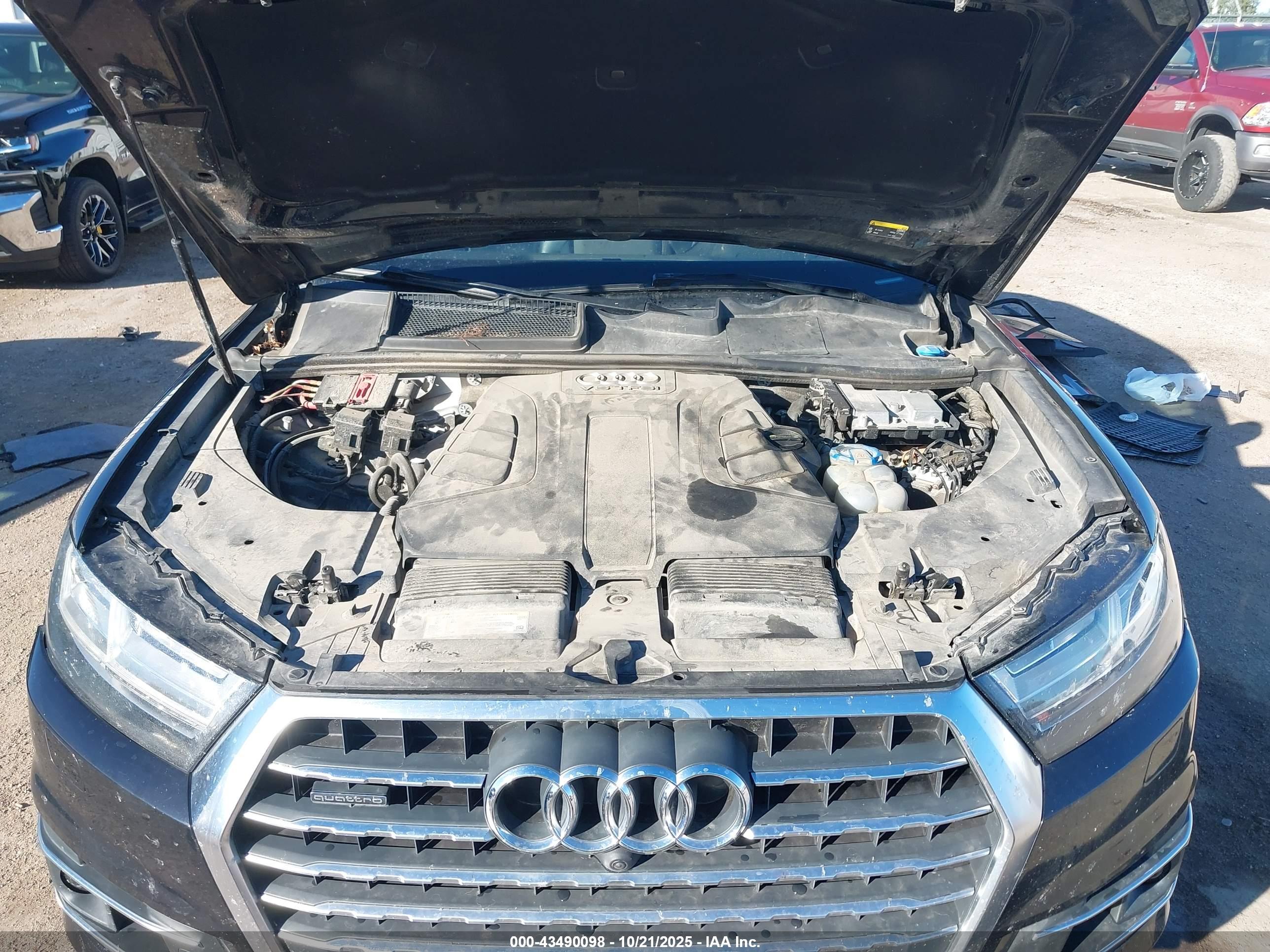 AUDI Q7 image 10
