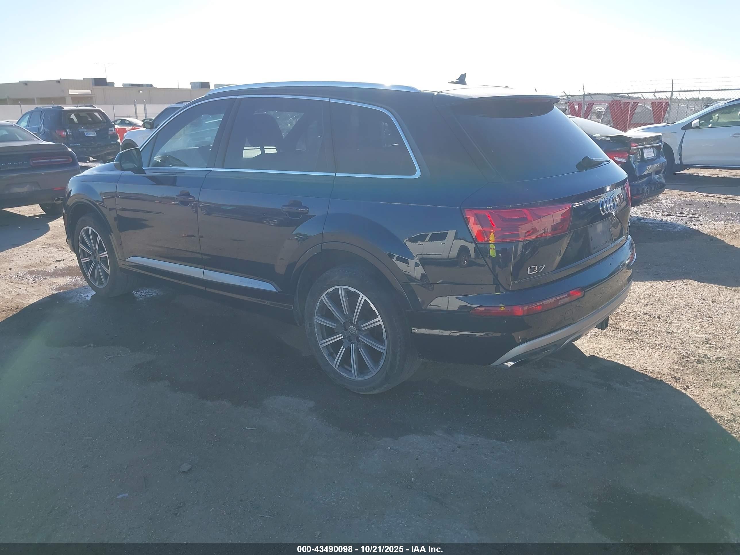 AUDI Q7 image 3
