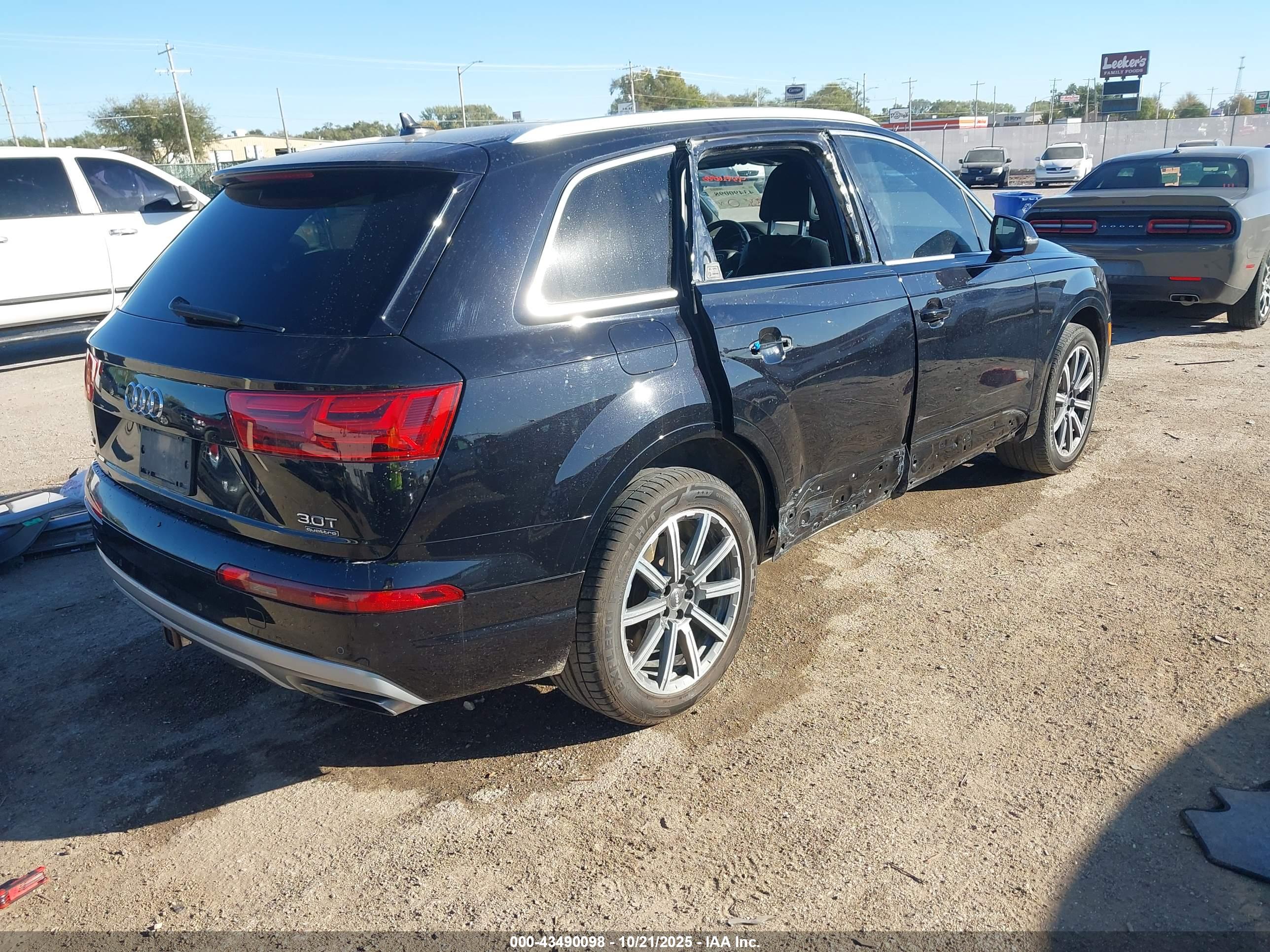 AUDI Q7 image 4